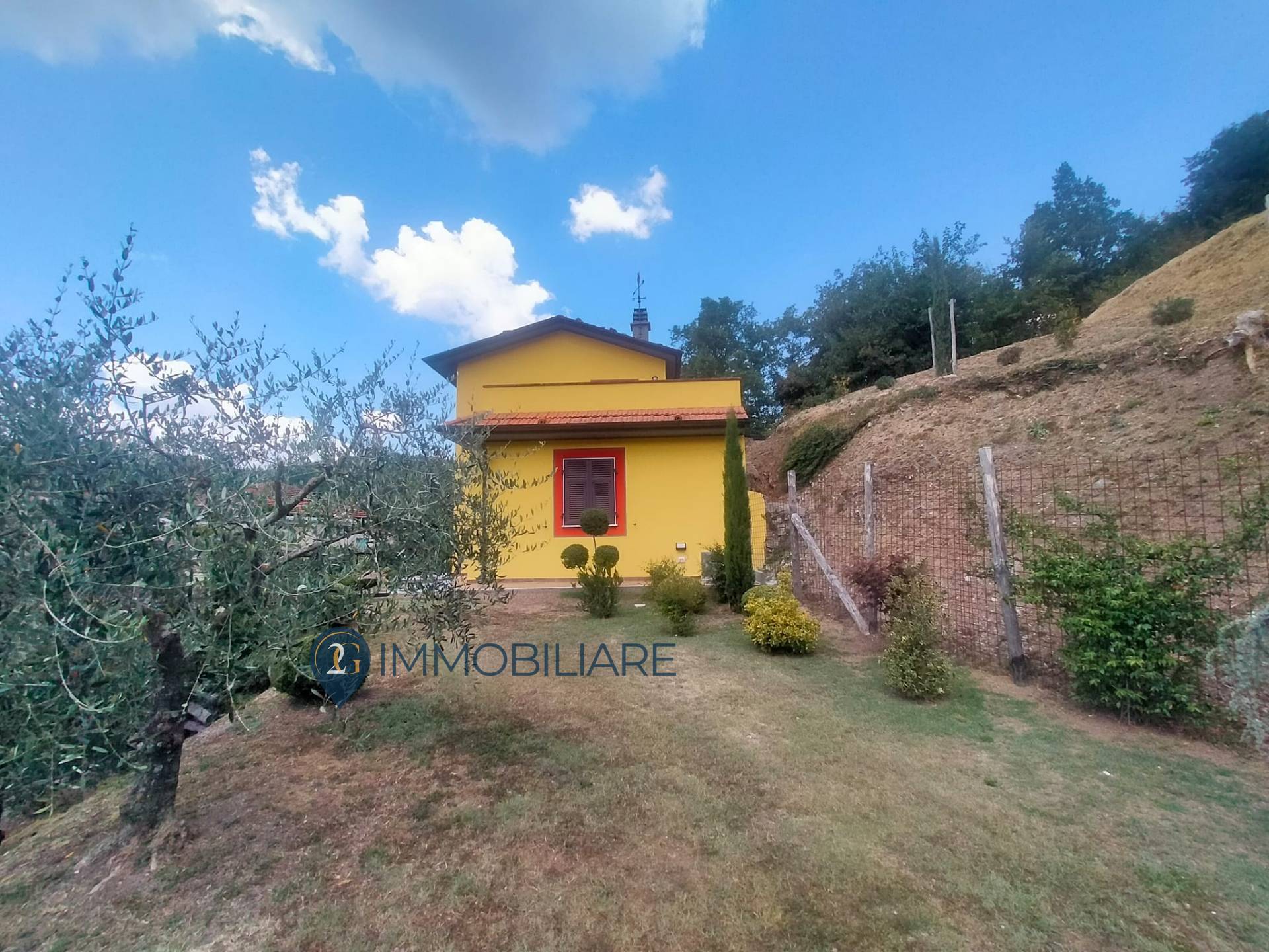 Casa indipendente in vendita a Fivizzano
