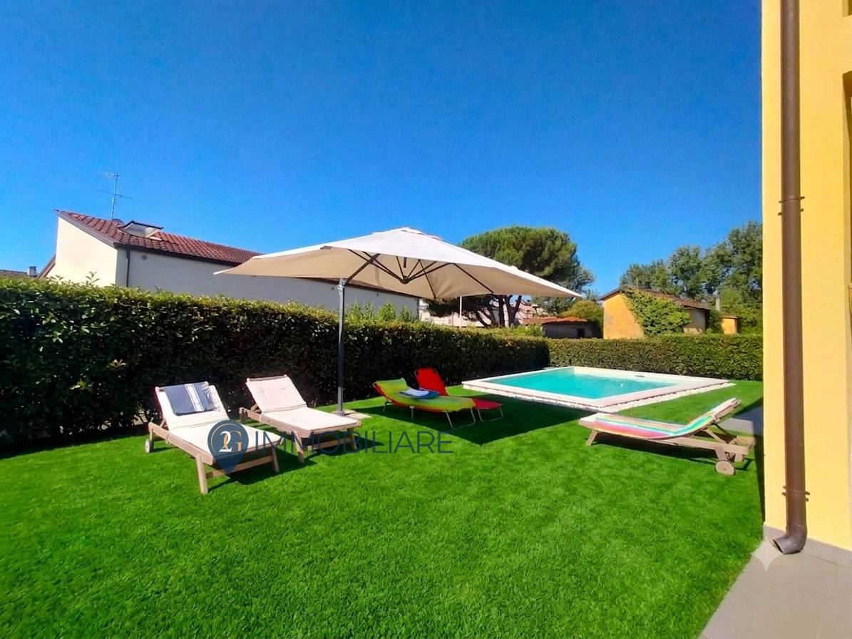 Villa in vendita a Sarzana