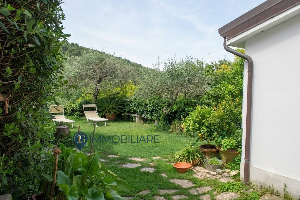 Casa Semindipendente in vendita a Ameglia, Montemarcello