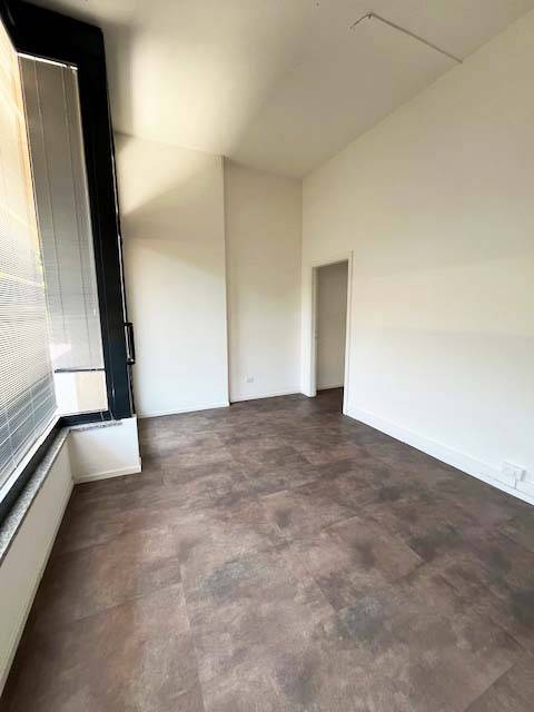 Locale commerciale in affitto a Fano, Passeggi