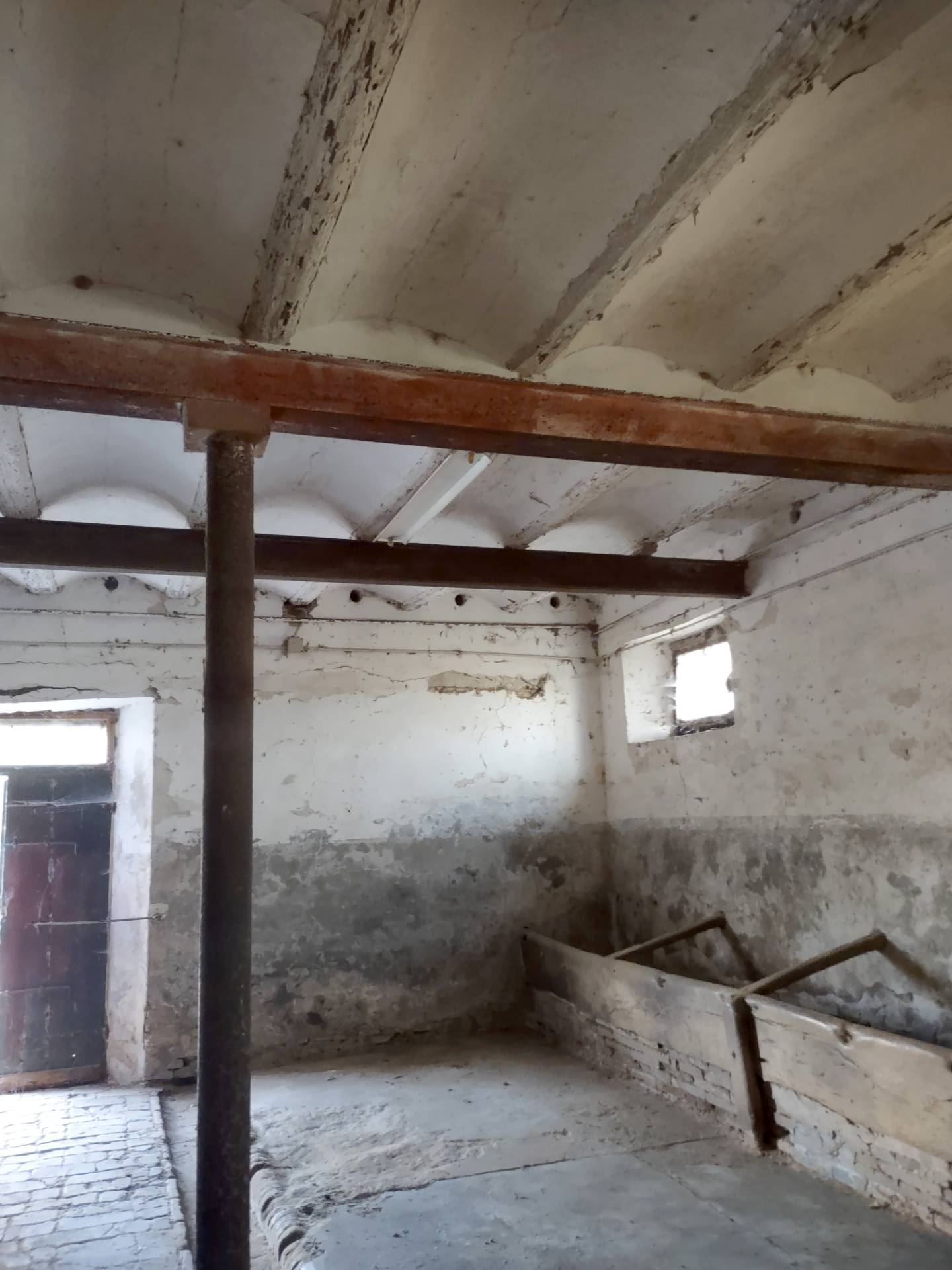 Rustico in vendita a Mombaroccio, Cairo