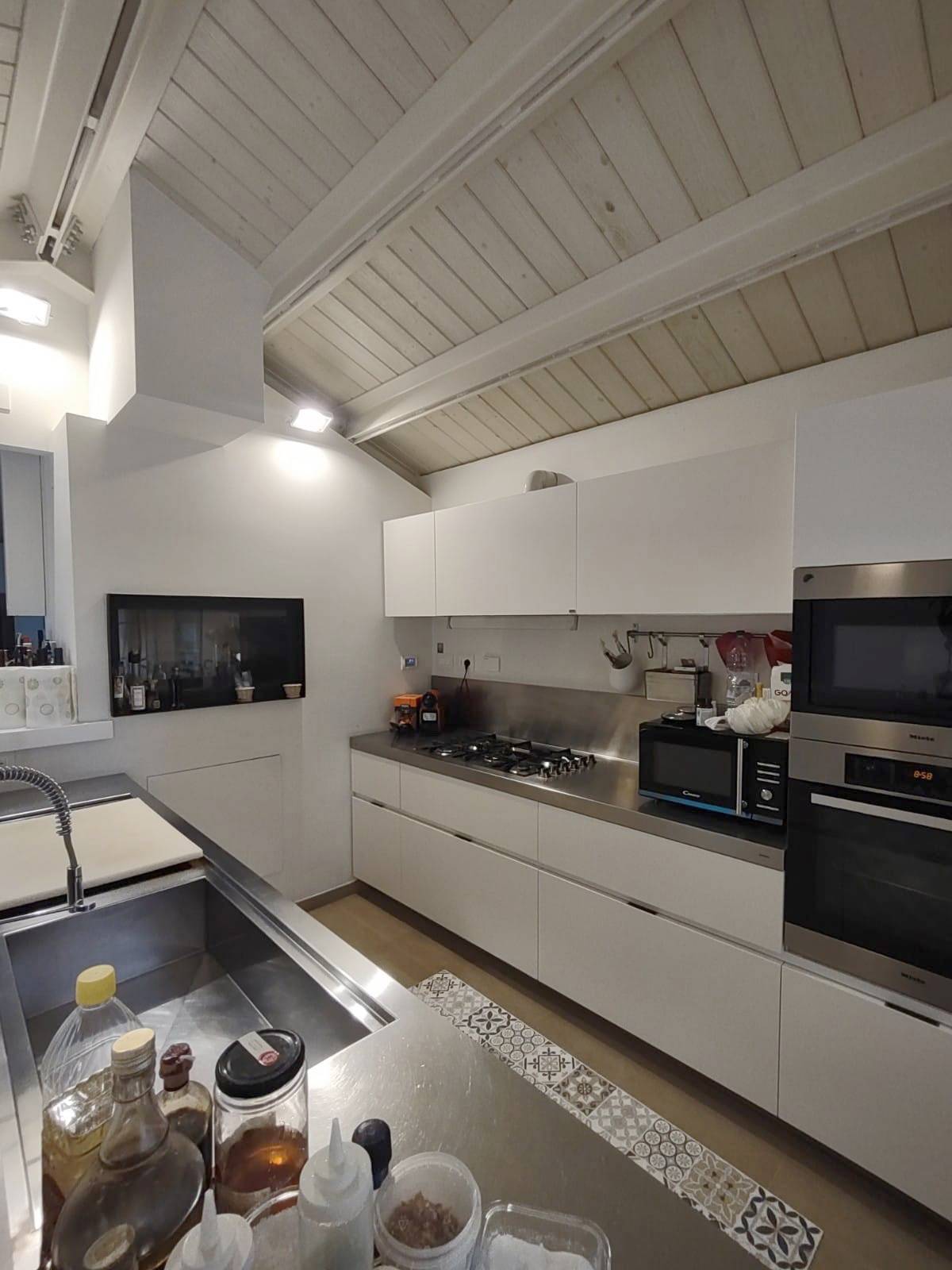 Testa di schiera storica in affitto a Fano