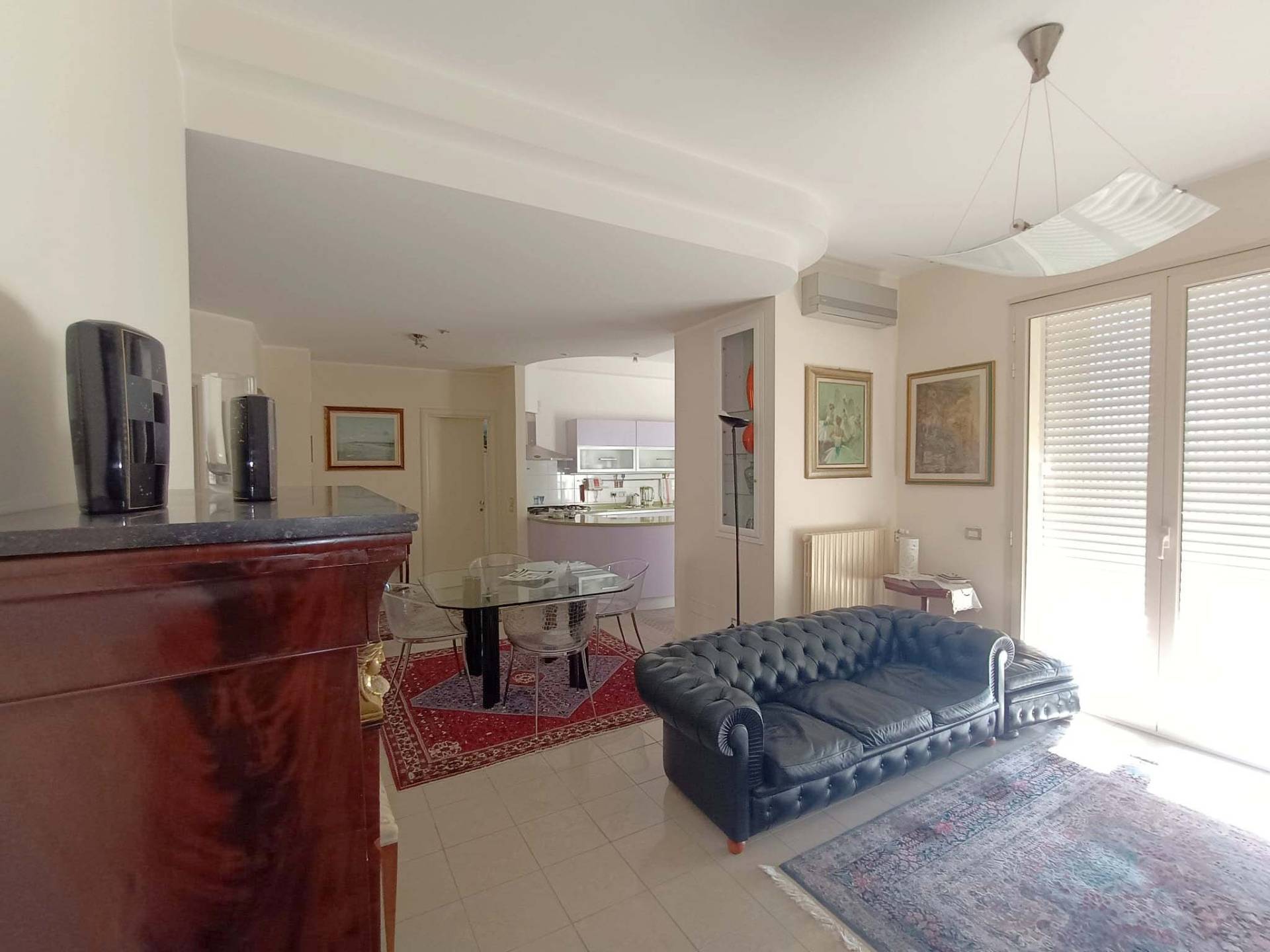 Appartamento in vendita a Pesaro, Centro