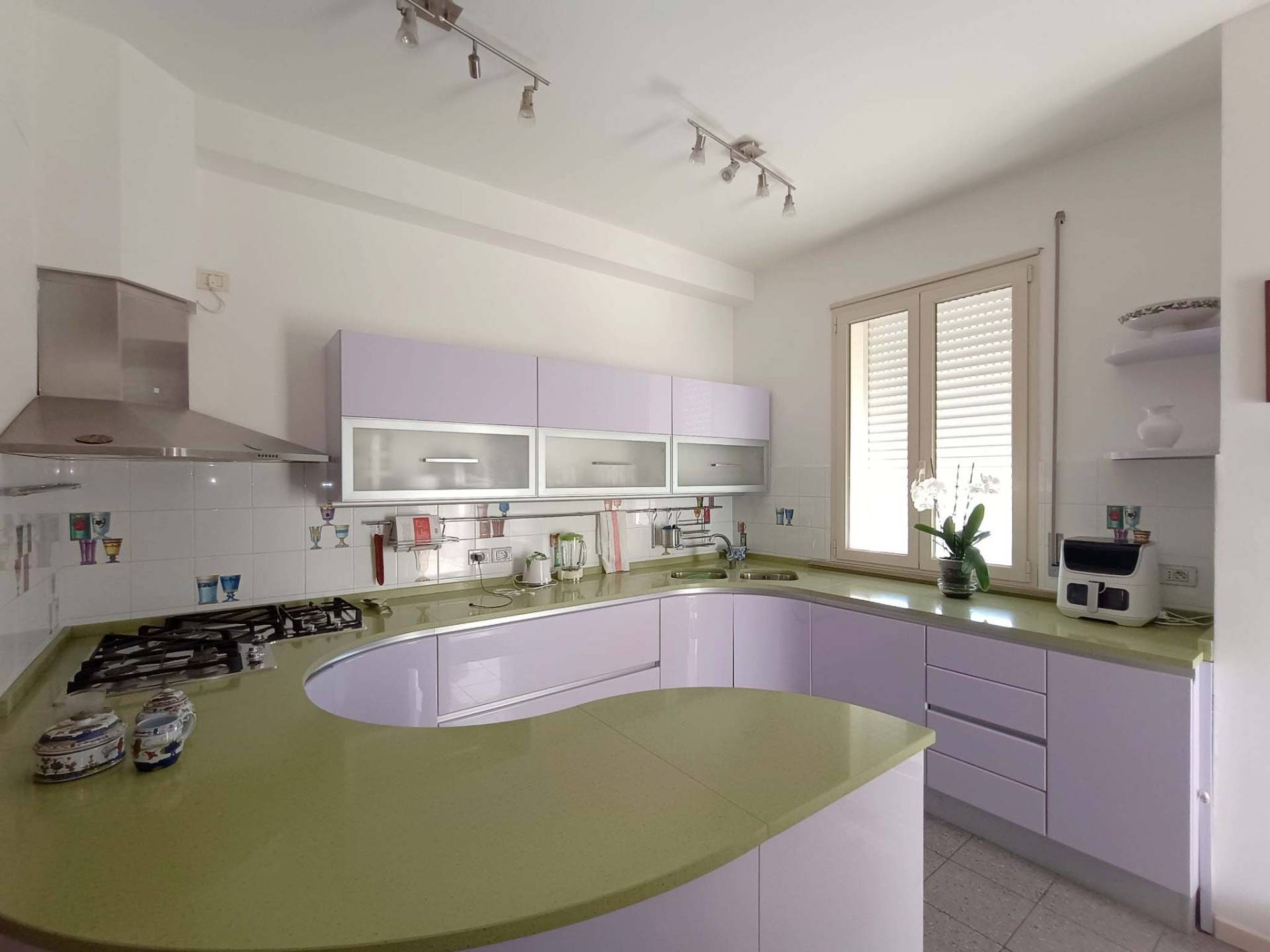 Appartamento in vendita a Pesaro, Centro