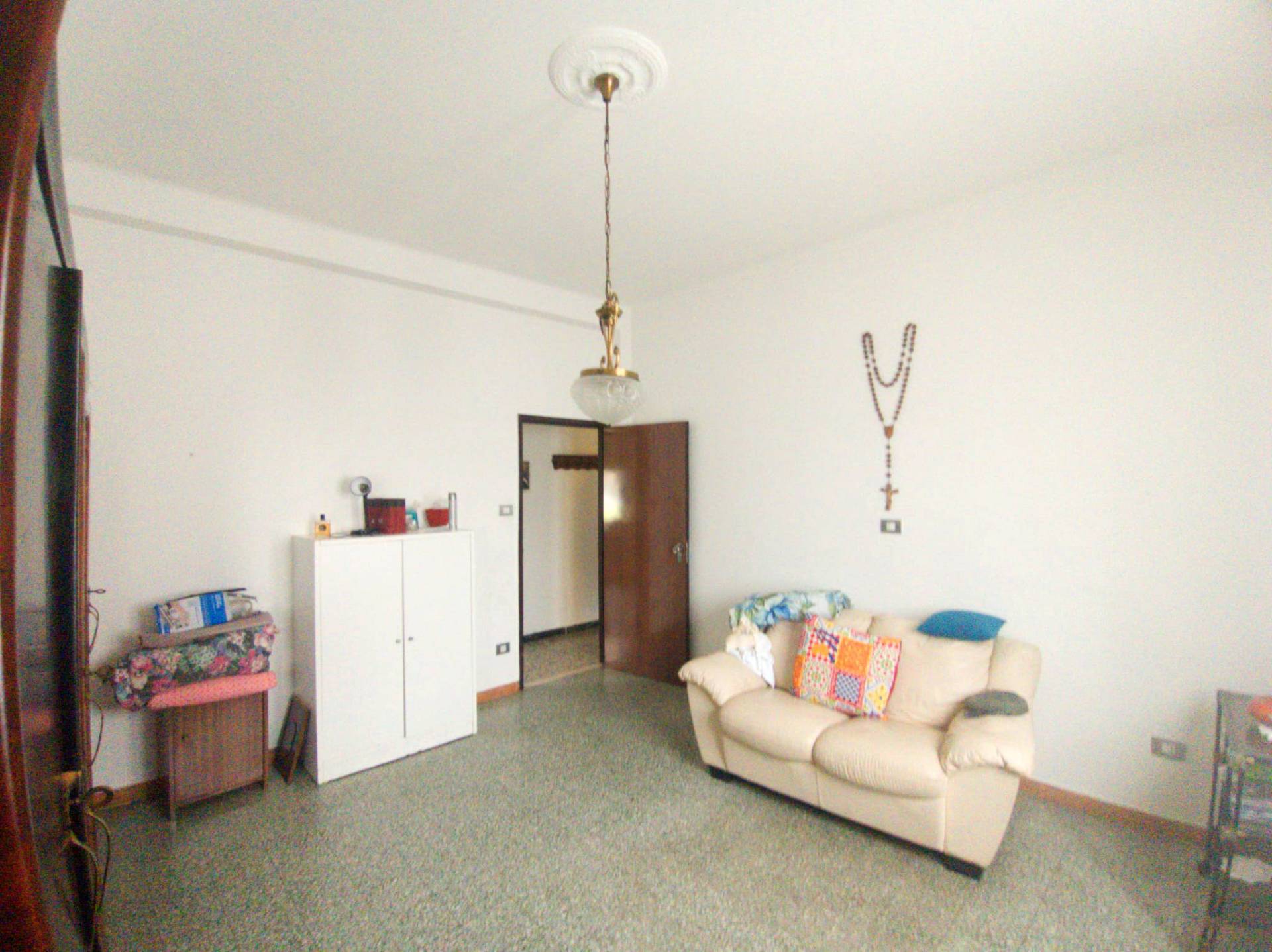 Testa di schiera storica in vendita a Pesaro