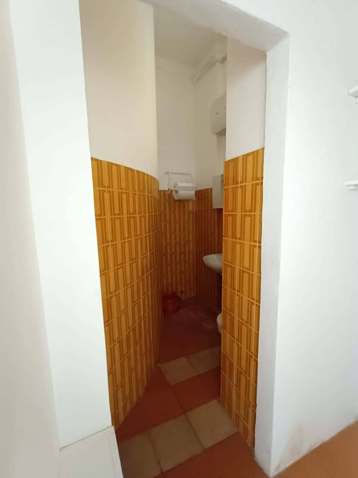 Locale commerciale in affitto a Fano, San Lazzaro