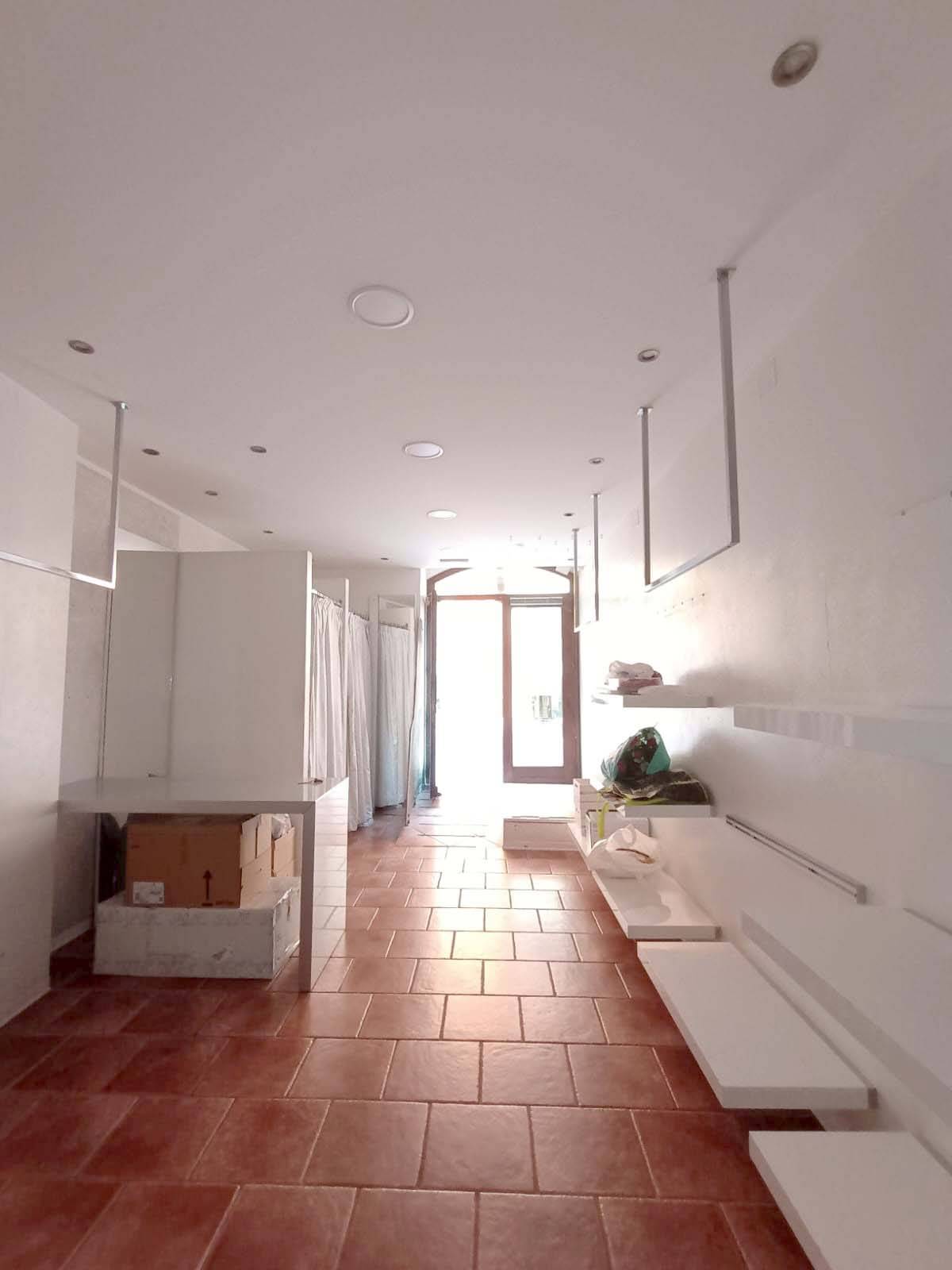 Locale commerciale in affitto a Fano, Centro Storico