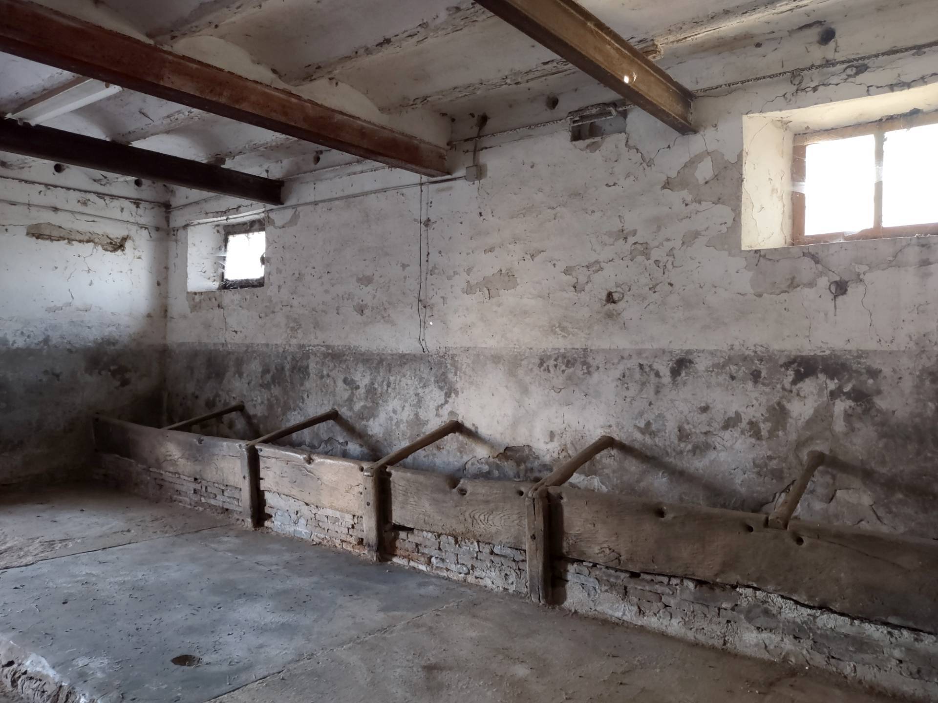 Rustico in vendita a Mombaroccio, Cairo