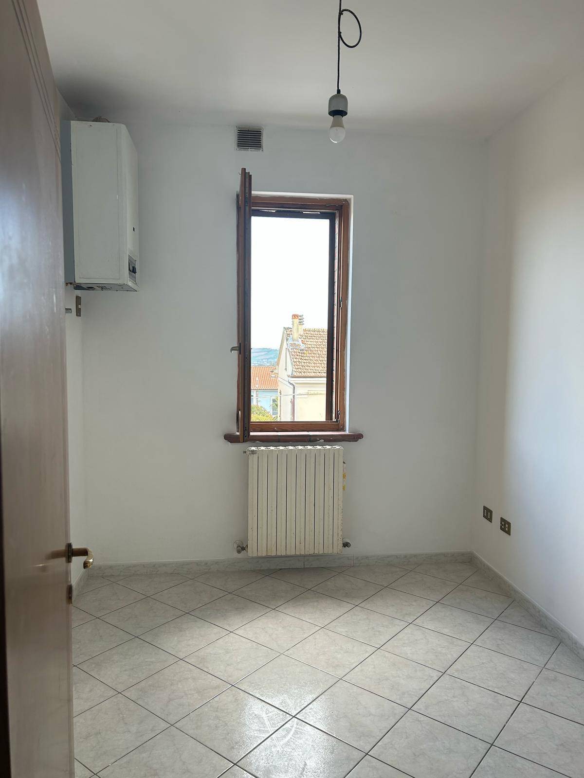 Appartamento in affitto a Terre Roveresche