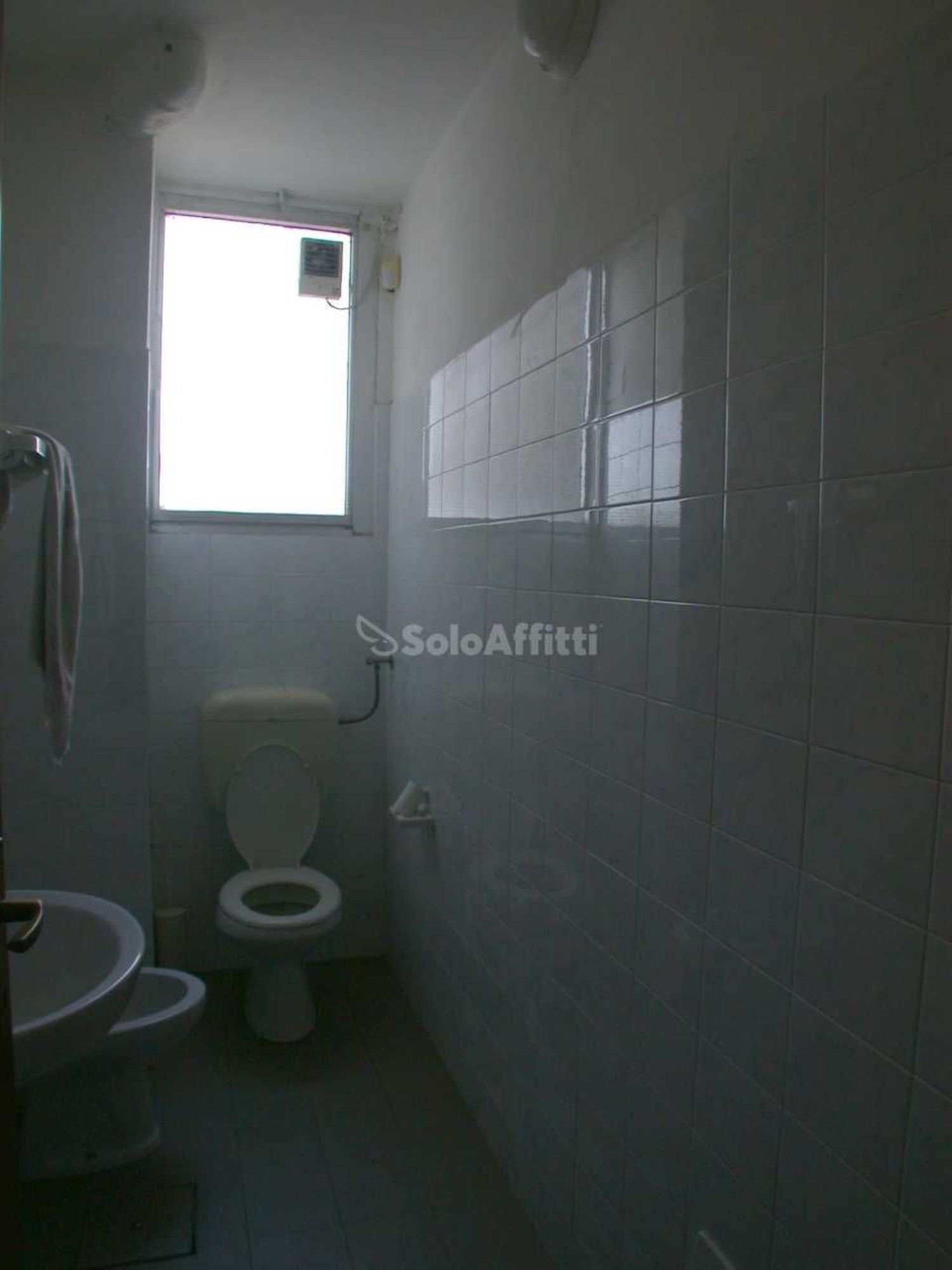 Locale commerciale in affitto a Fano
