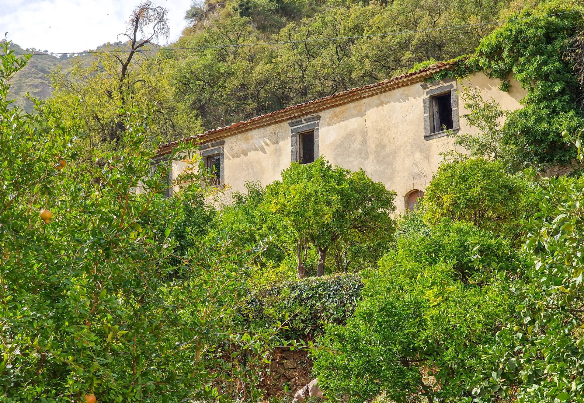 Rustico con terrazzo a Castiglione di Sicilia