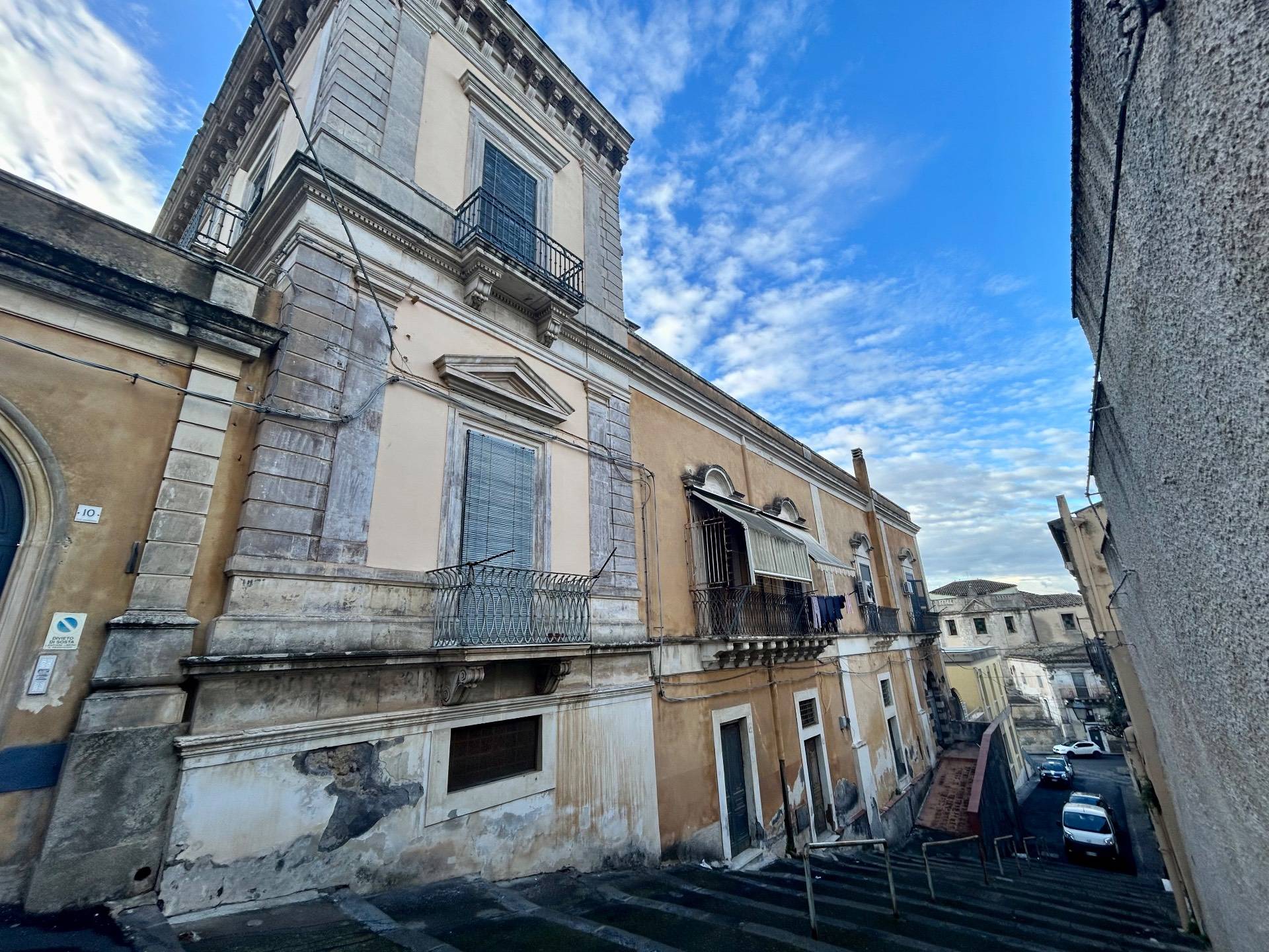 Stabile / Palazzo in vendita a Lentini