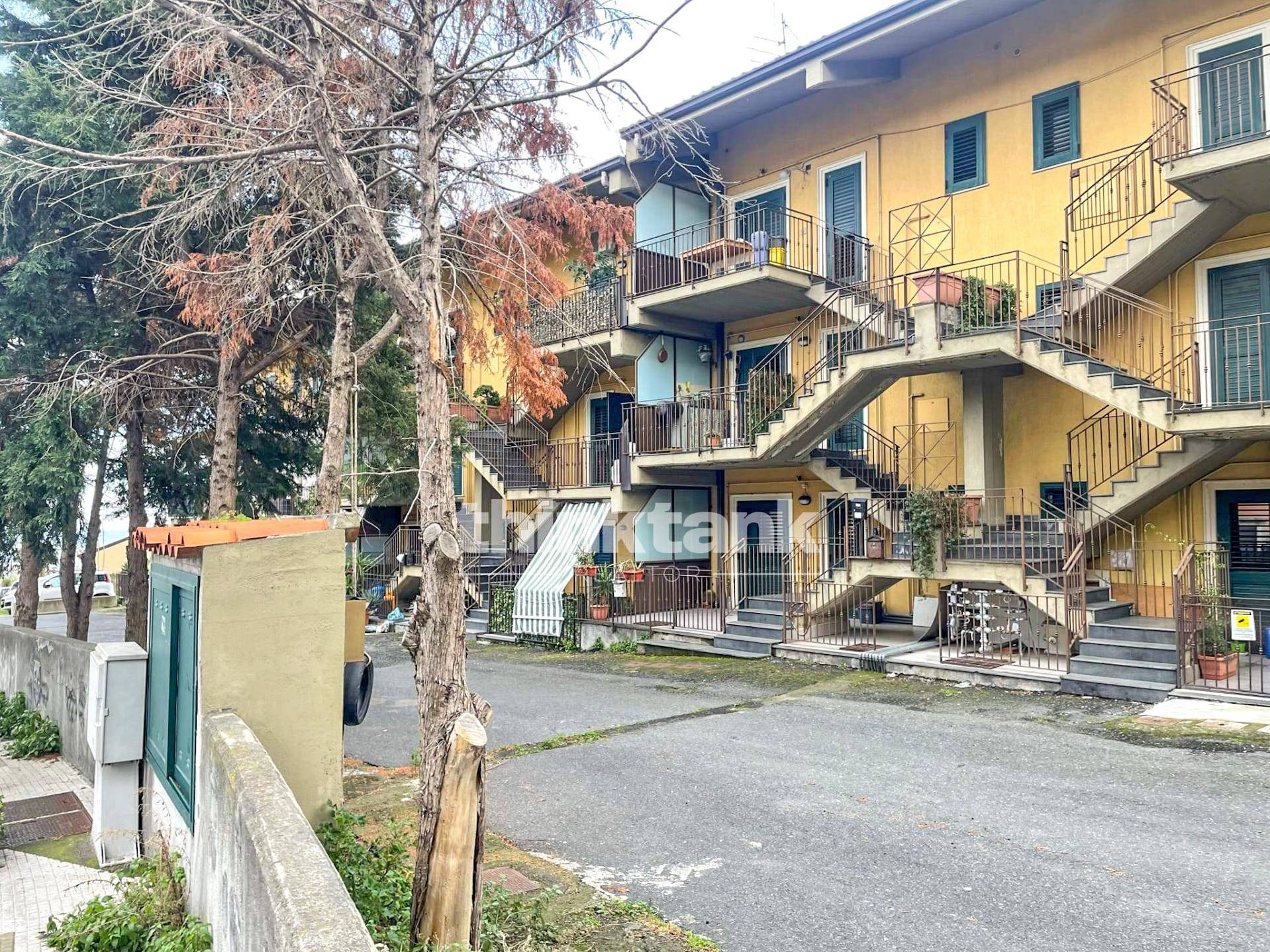 Appartamento in vendita a Aci Catena