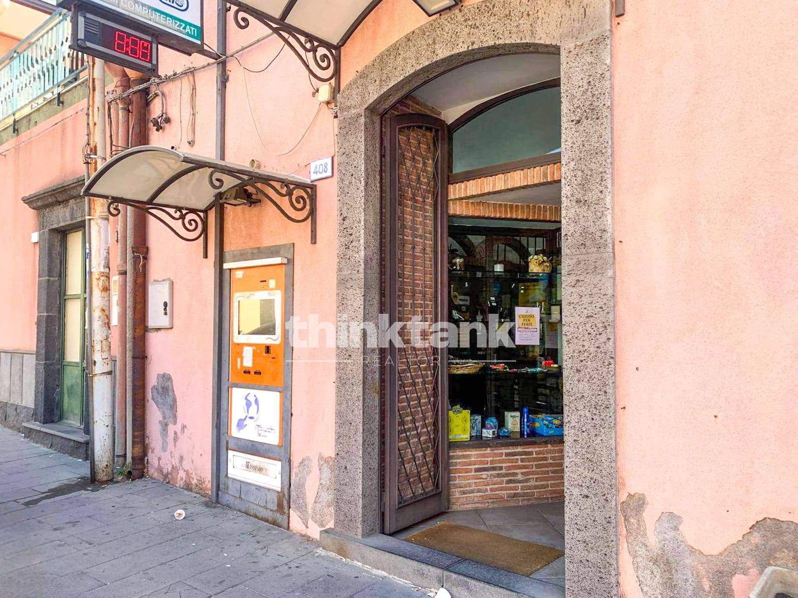 Tabaccheria in vendita a Gravina di Catania