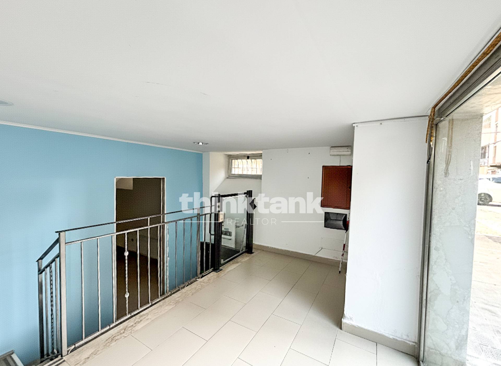 Locale commerciale in vendita a Siracusa, Gelone