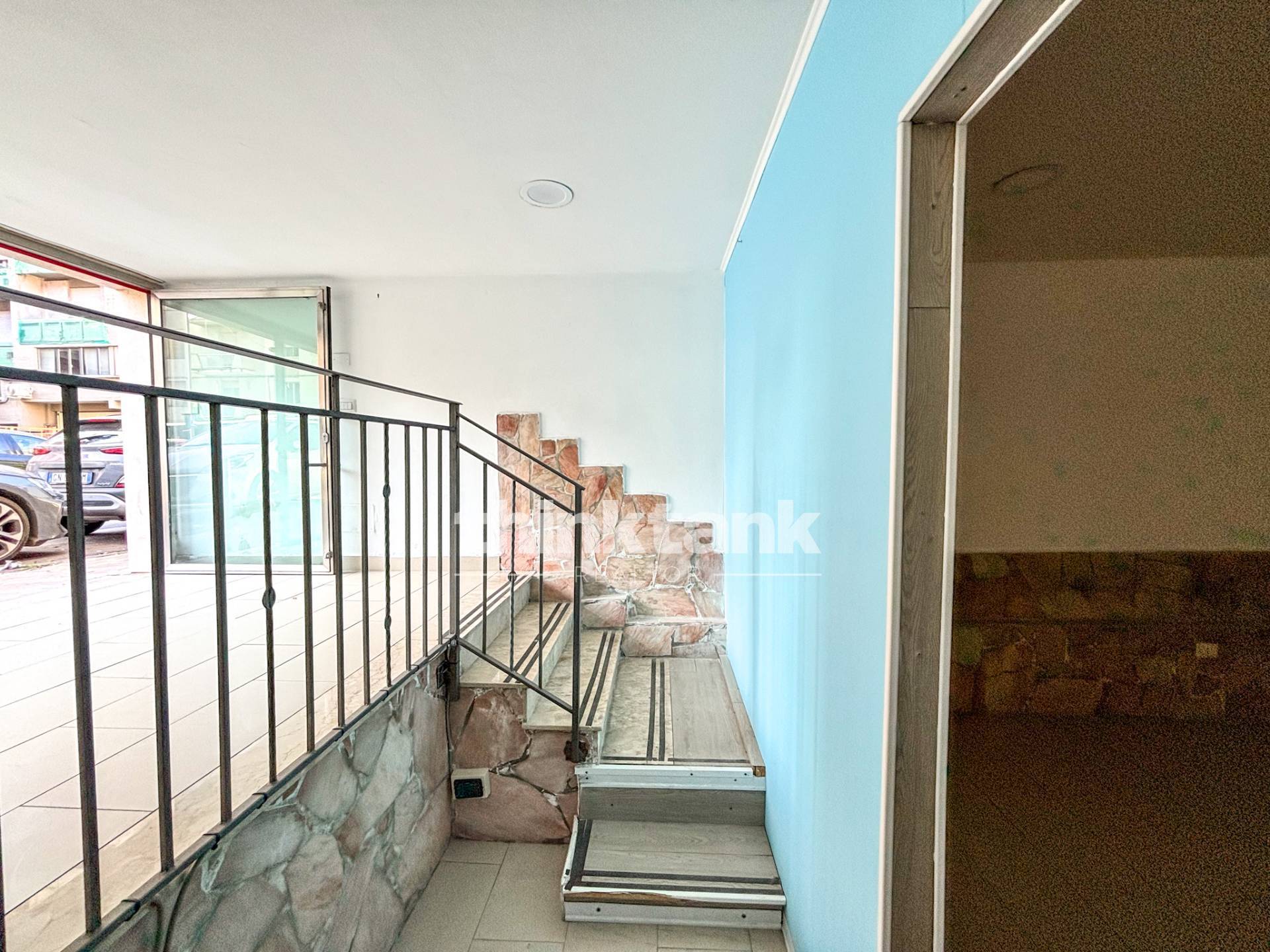 Locale commerciale in vendita a Siracusa, Gelone