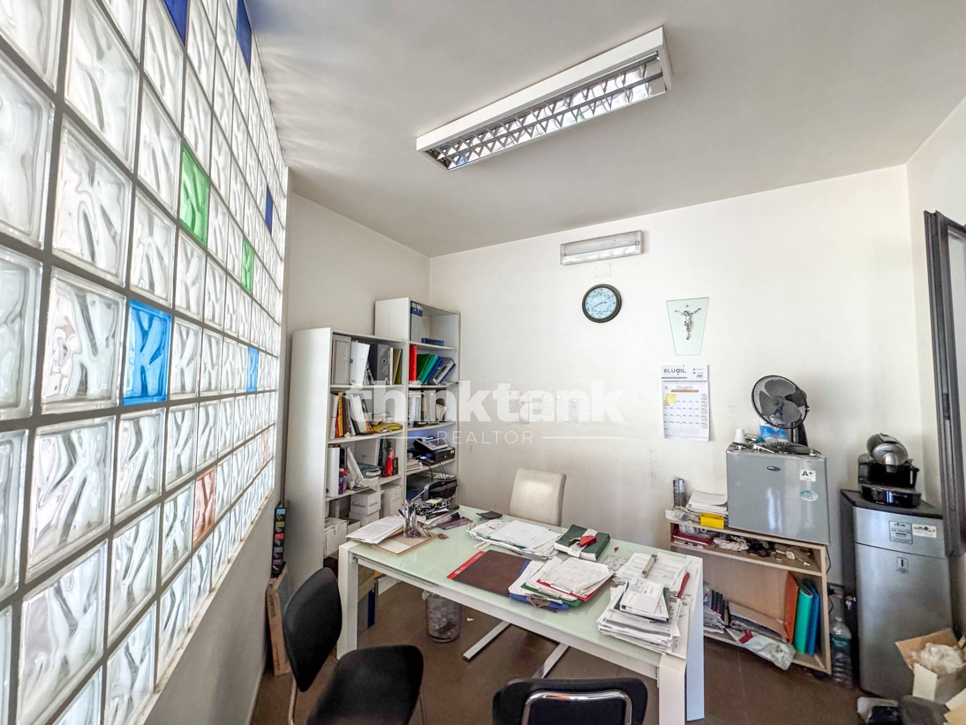 Locale commerciale in vendita a Canicattini Bagni