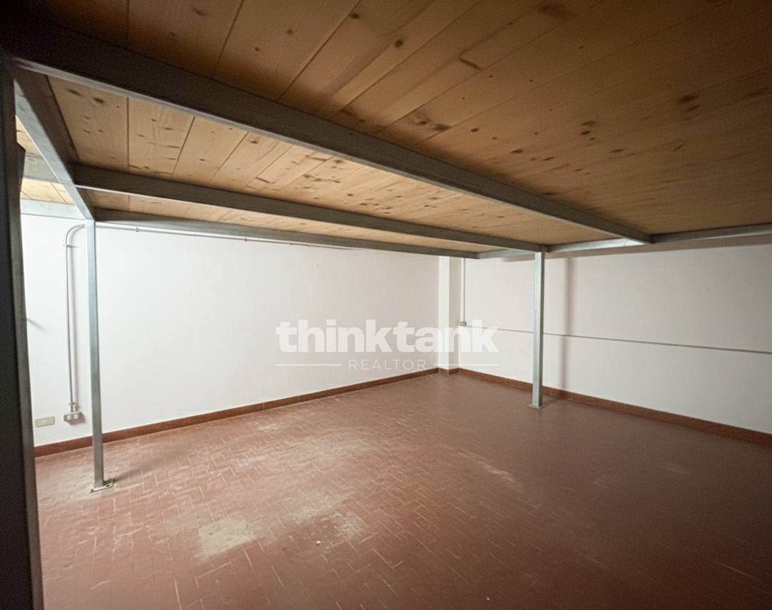 Deposito in vendita a Siracusa, Gelone