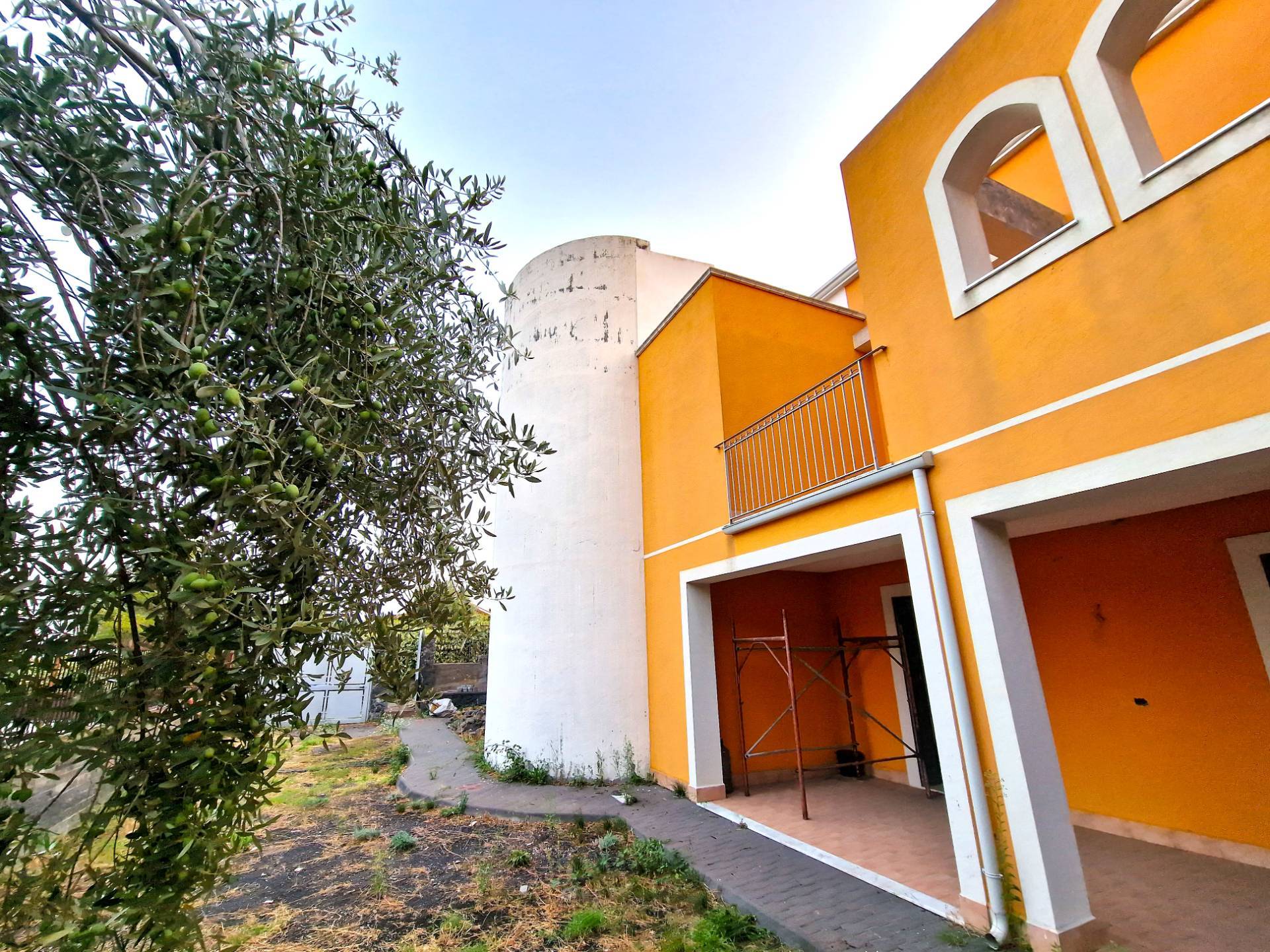 Villa bifamiliare in vendita a Pedara