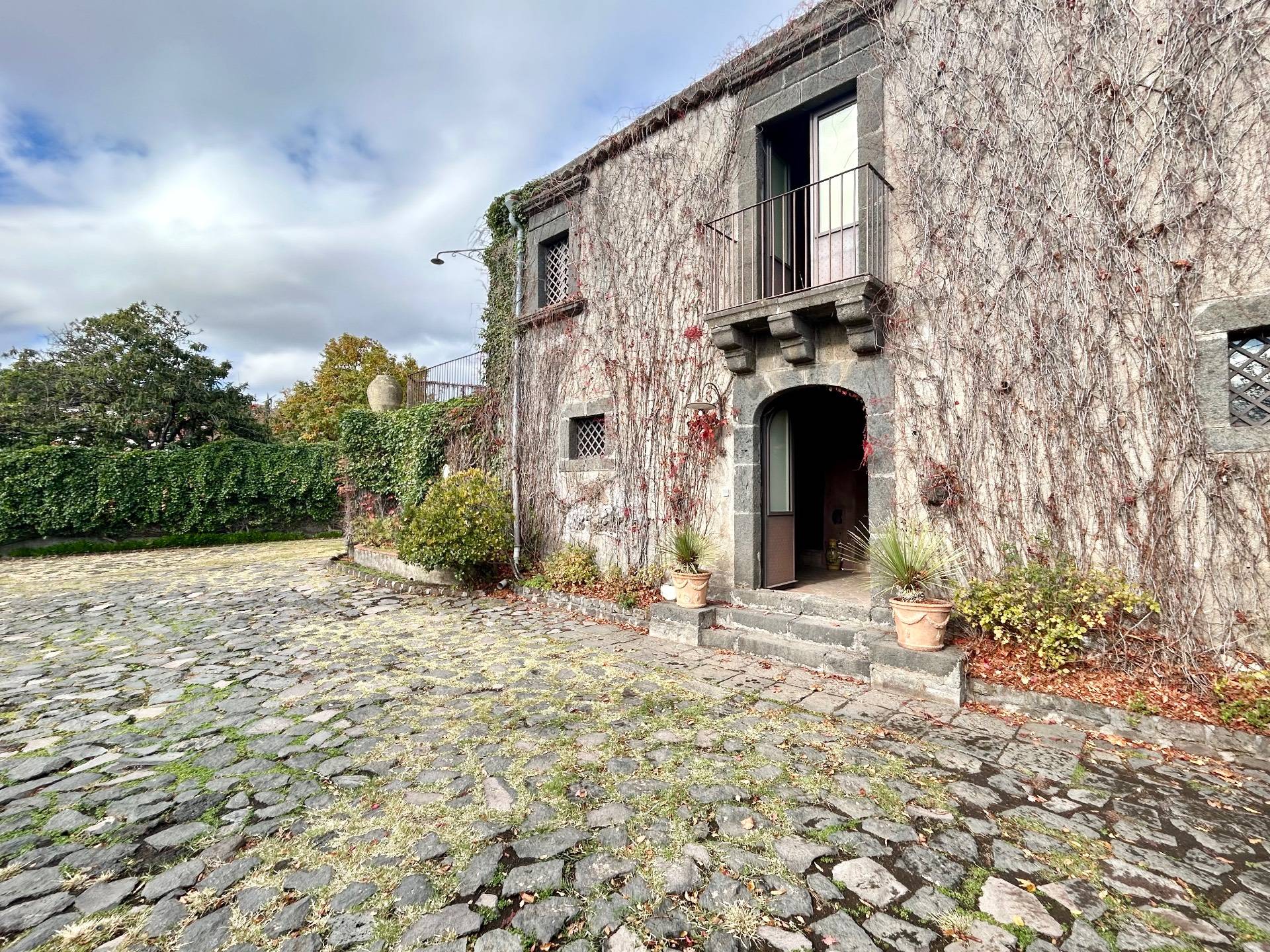 Villa storica in vendita a Viagrande