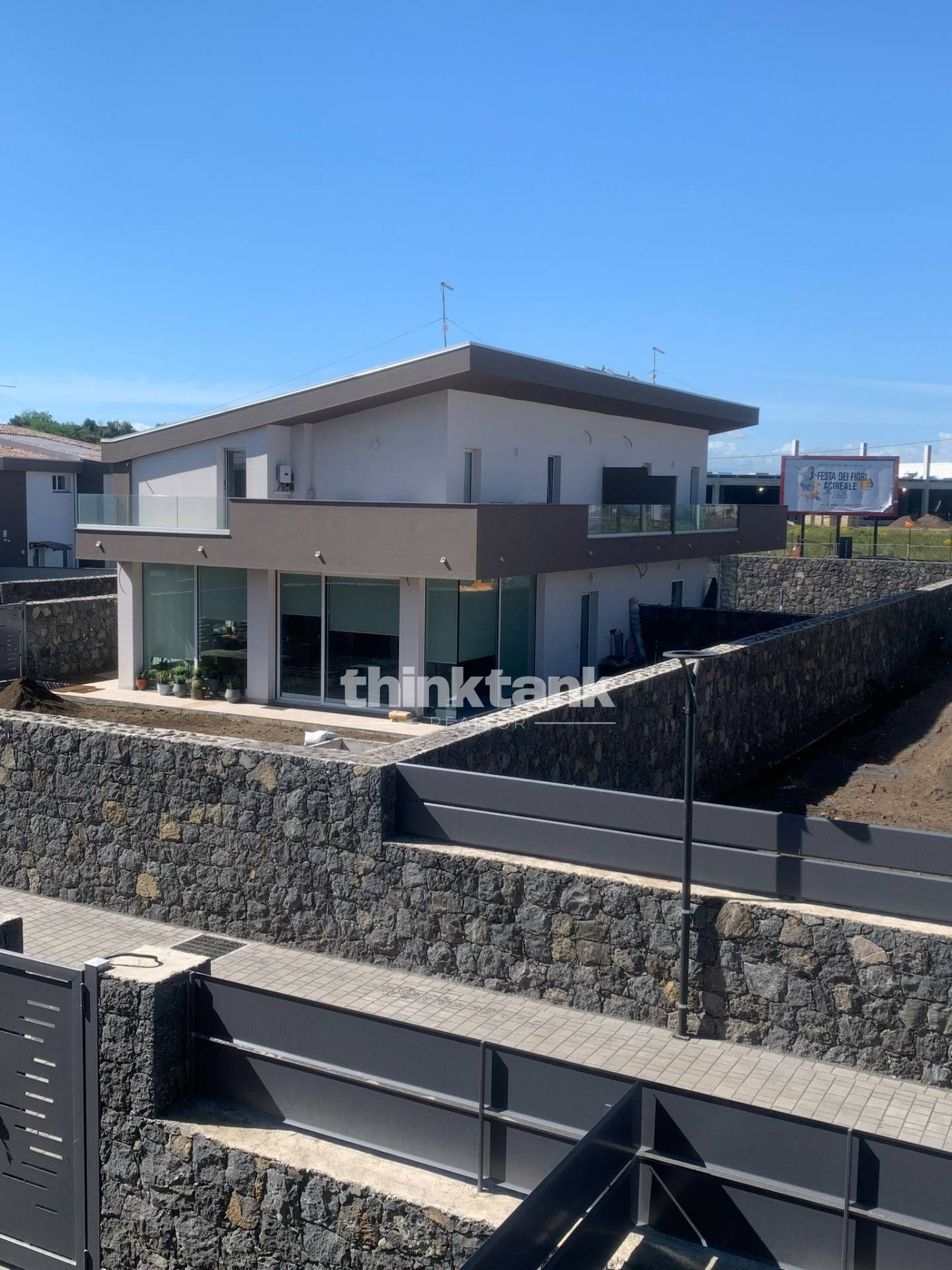 Villa bifamiliare in vendita a San Giovanni la Punta