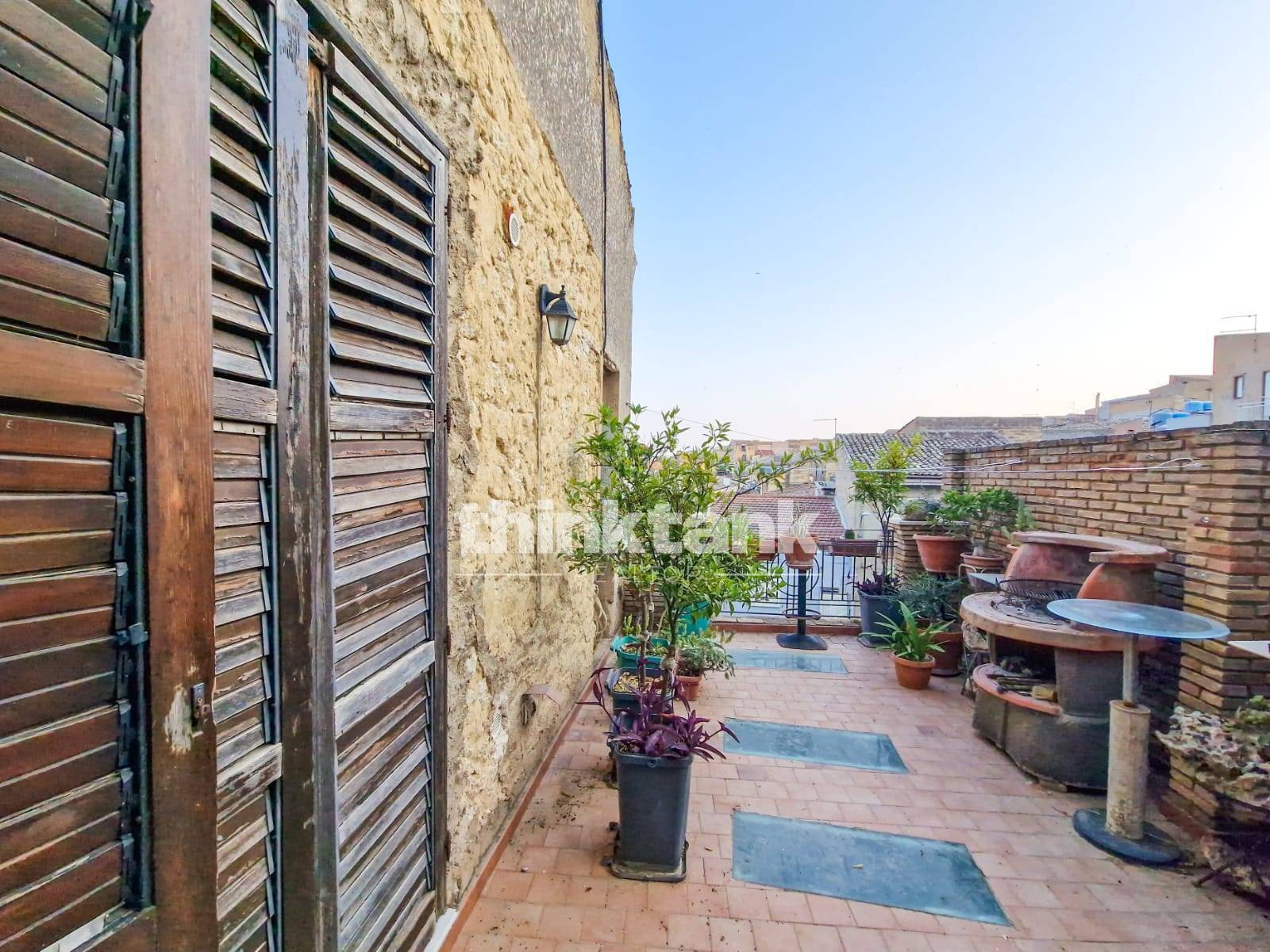 Casa singola in vendita a Canicatt