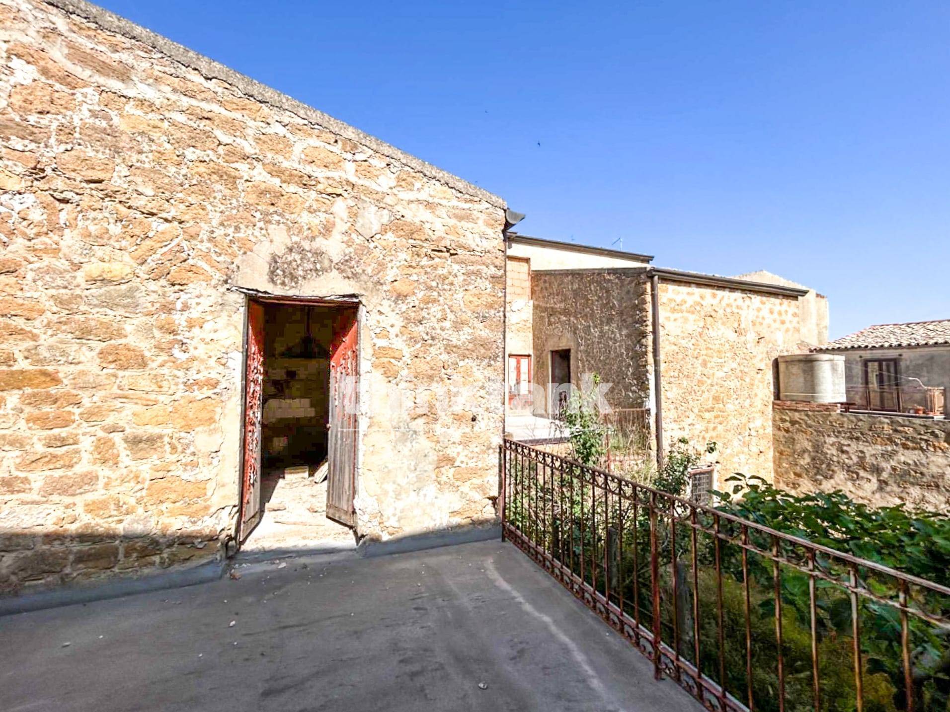 Casa singola in vendita a Aidone