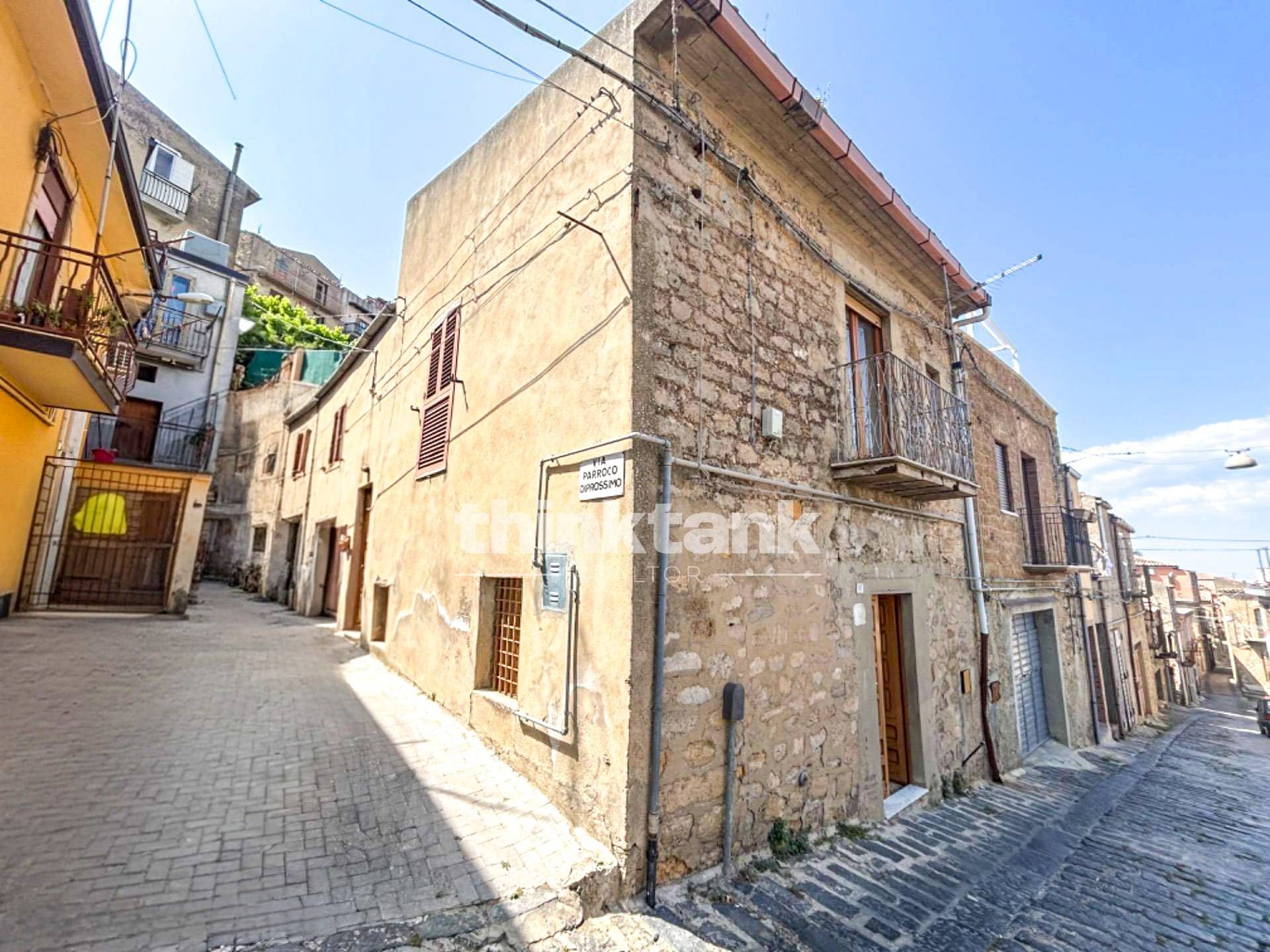 Casa singola in vendita a Aidone