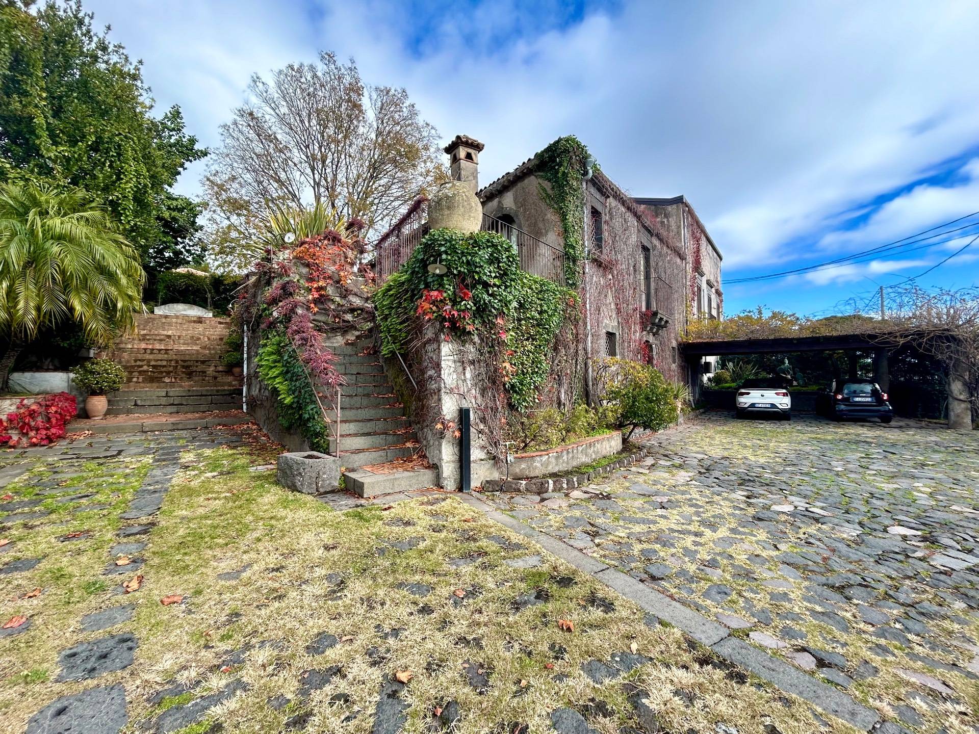 Villa storica in vendita a Viagrande