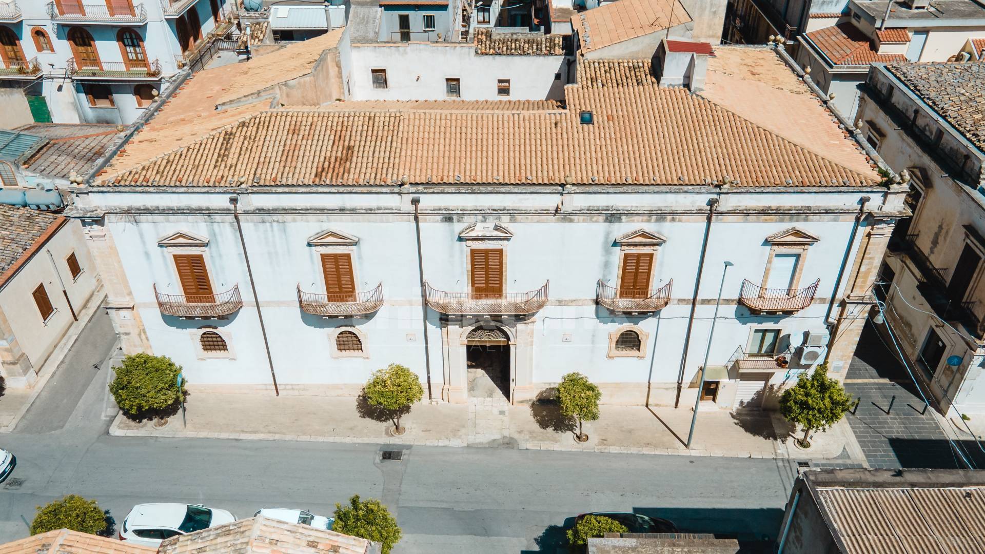 Palazzo in vendita a Rosolini