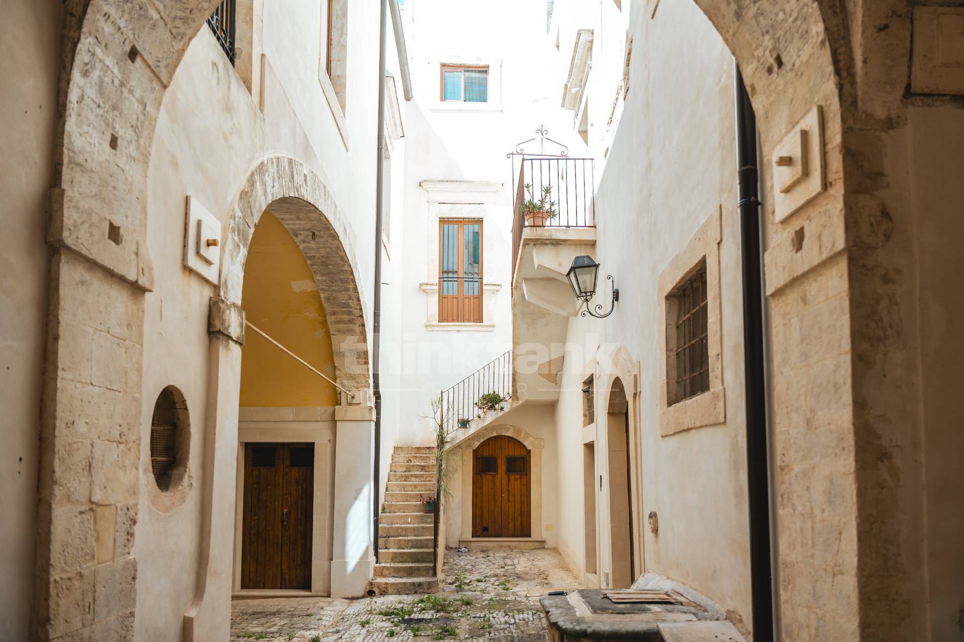 Palazzo in vendita a Rosolini