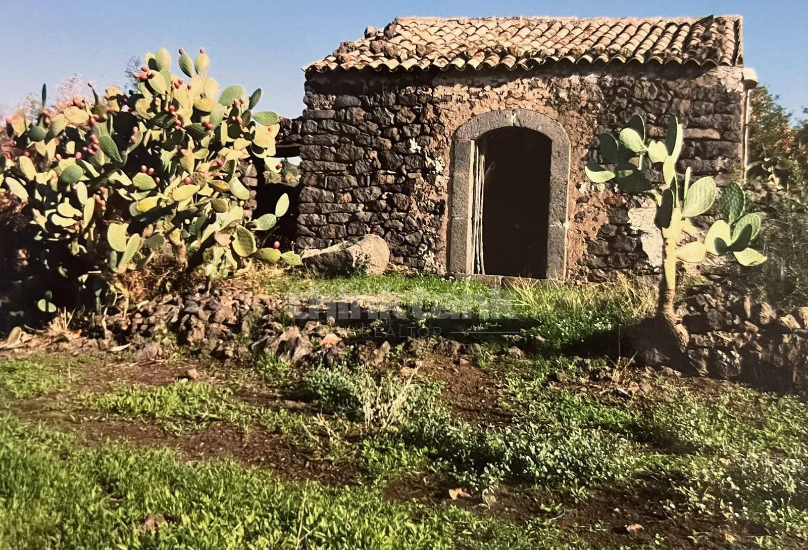 Rustico/Casale/Corte in vendita a Ragalna