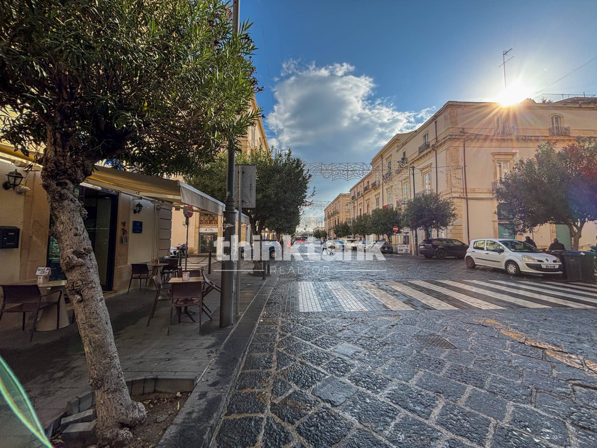 Locale commerciale in vendita a Siracusa