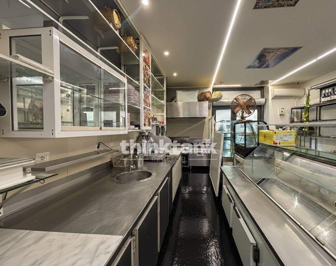 Locale commerciale in vendita a Siracusa