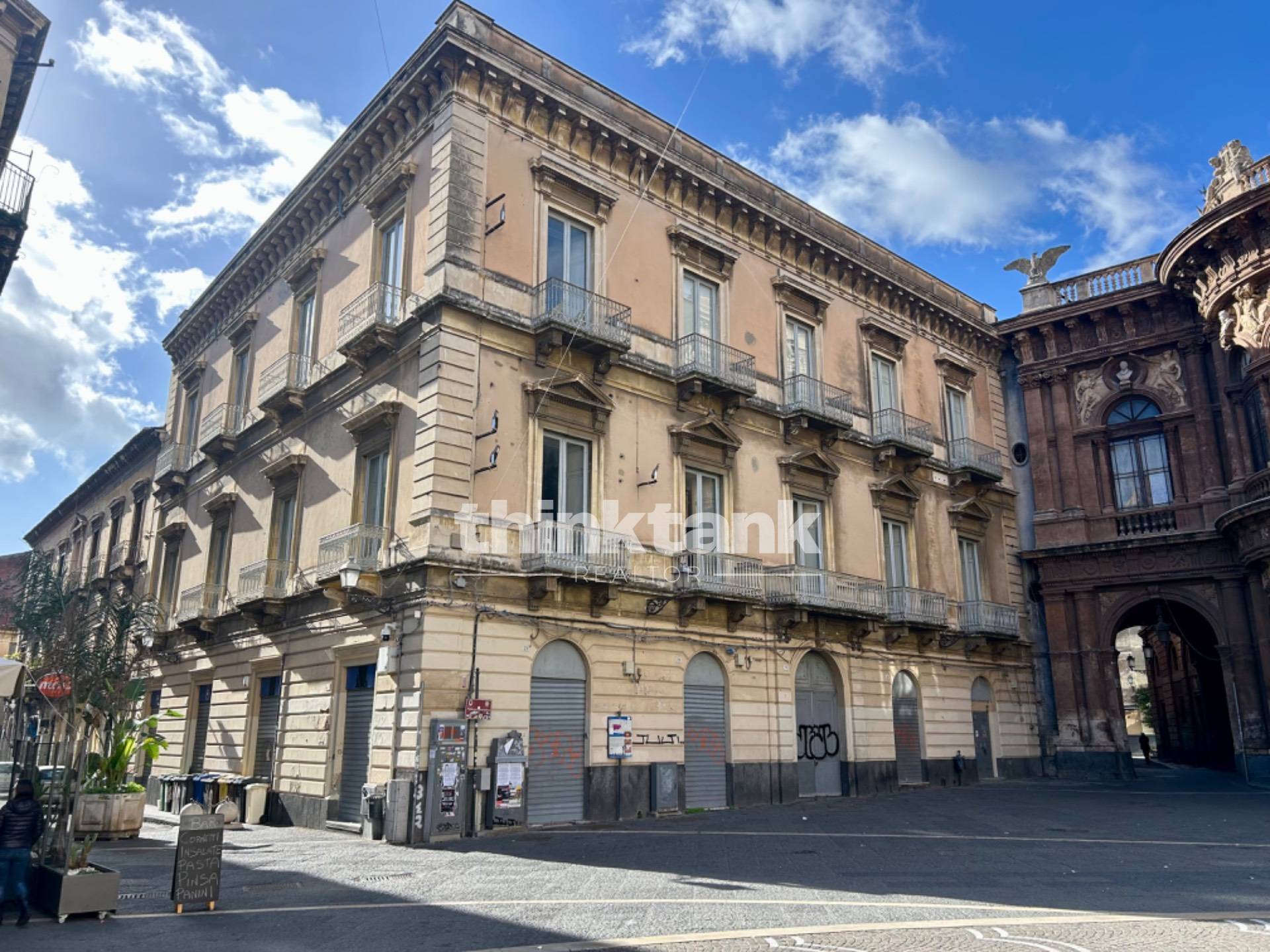 Palazzo in affitto a Catania, Centro Storico,Garibaldi,Vittorio Emanuele