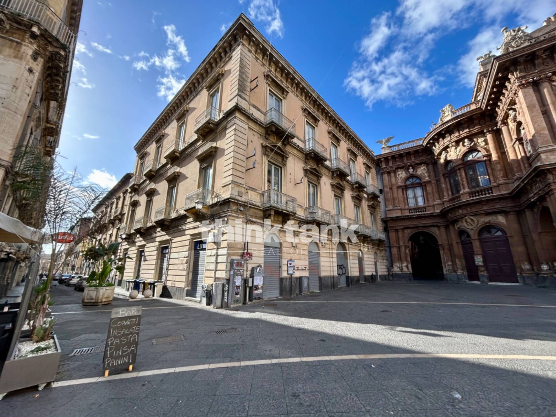 Palazzo in affitto a Catania, Centro Storico,Garibaldi,Vittorio Emanuele