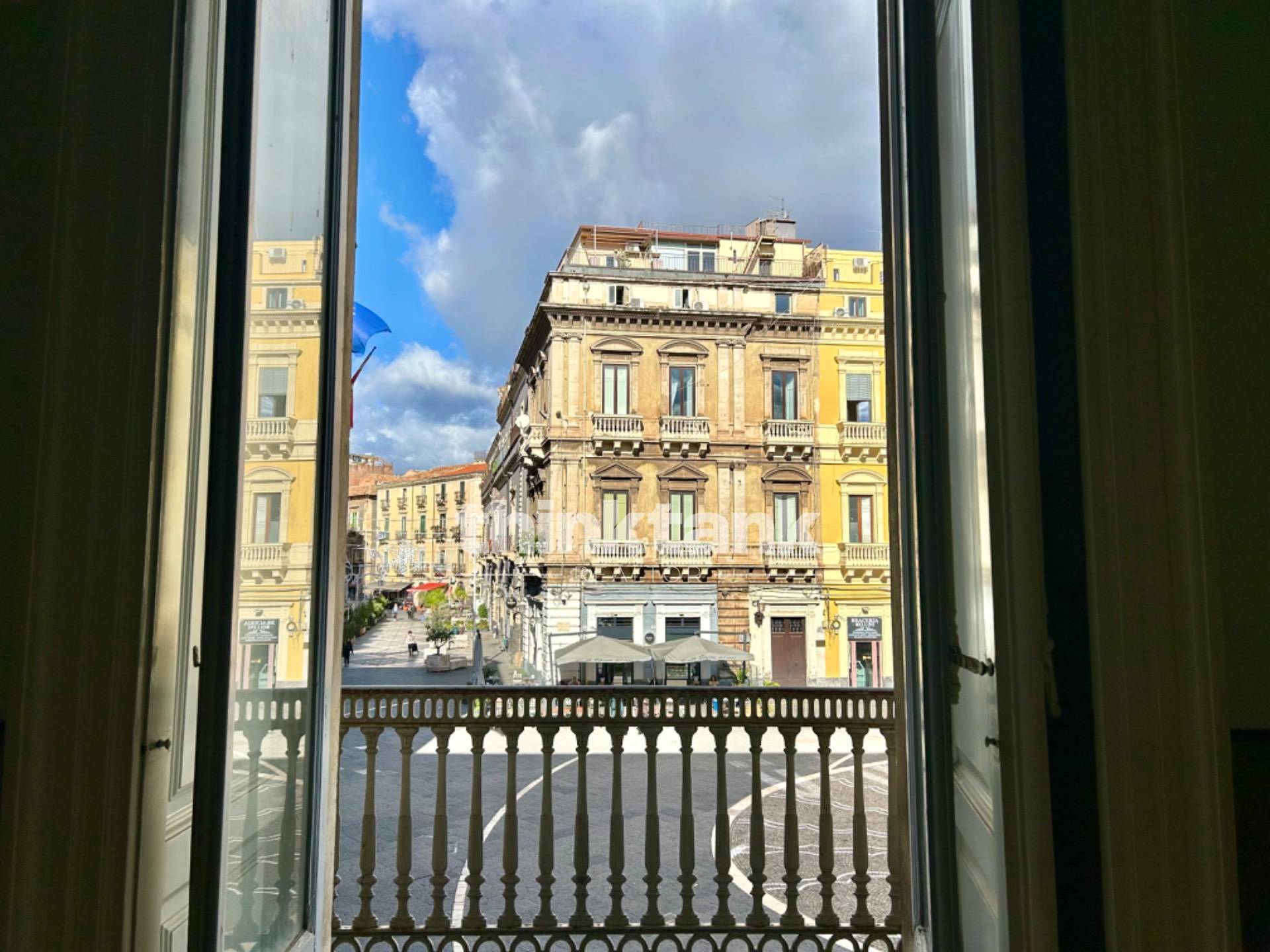 Palazzo in affitto a Catania, Centro Storico,Garibaldi,Vittorio Emanuele