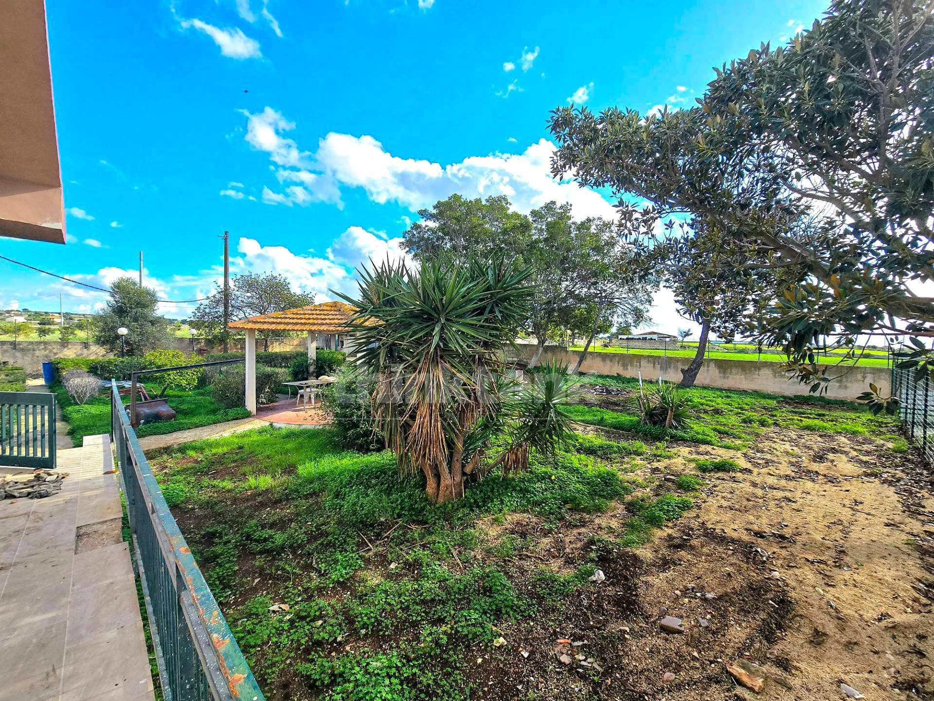 Villa bifamiliare in vendita a Ragusa