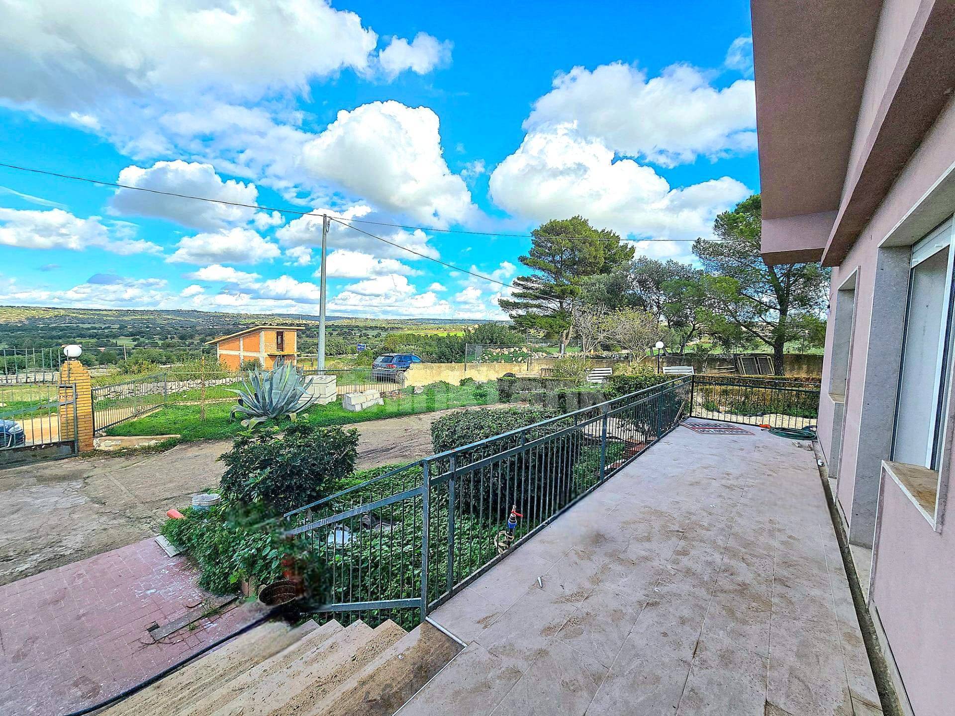Villa bifamiliare in vendita a Ragusa