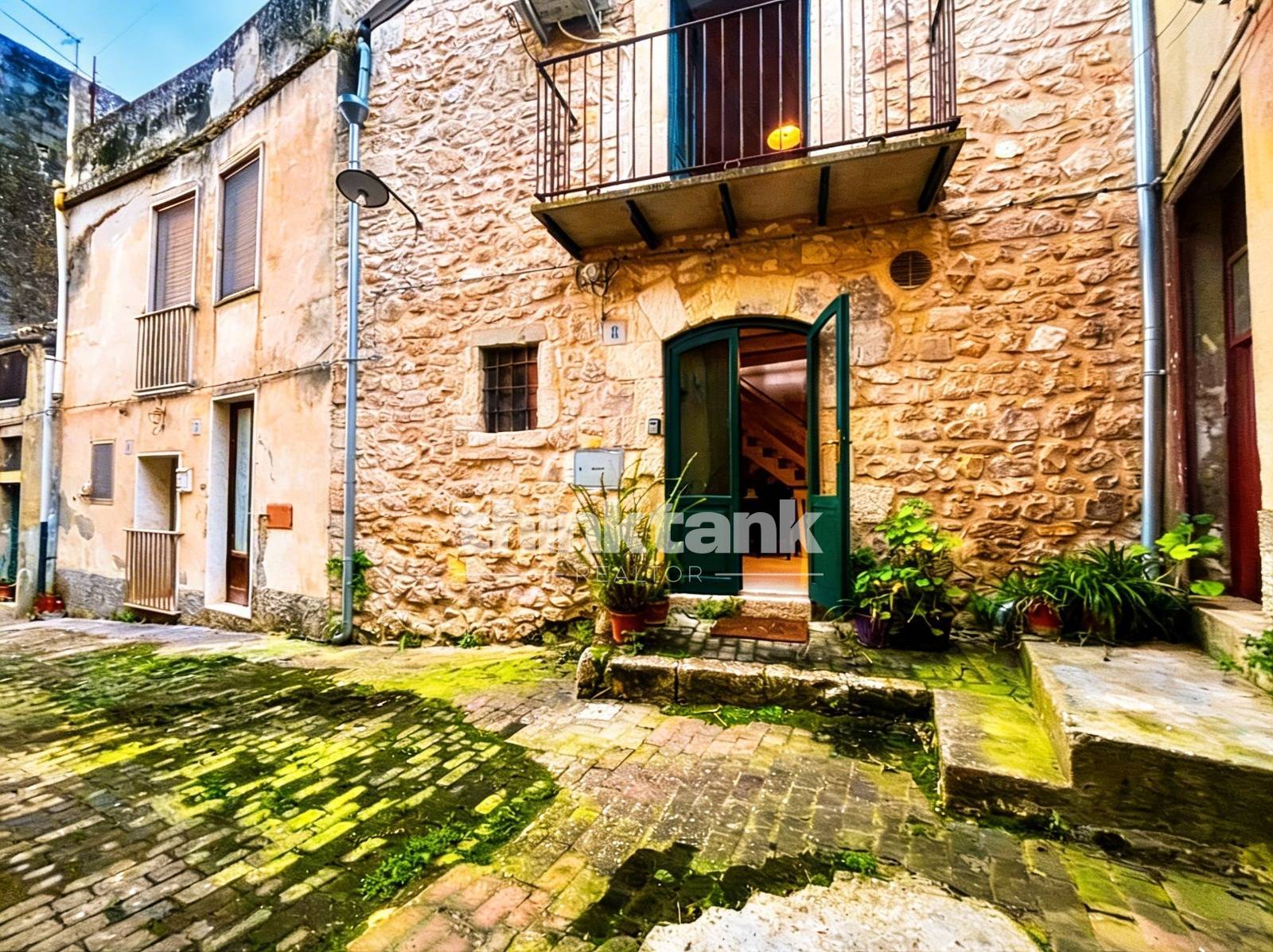 Casa indipendente in vendita a Modica, Modica Bassa