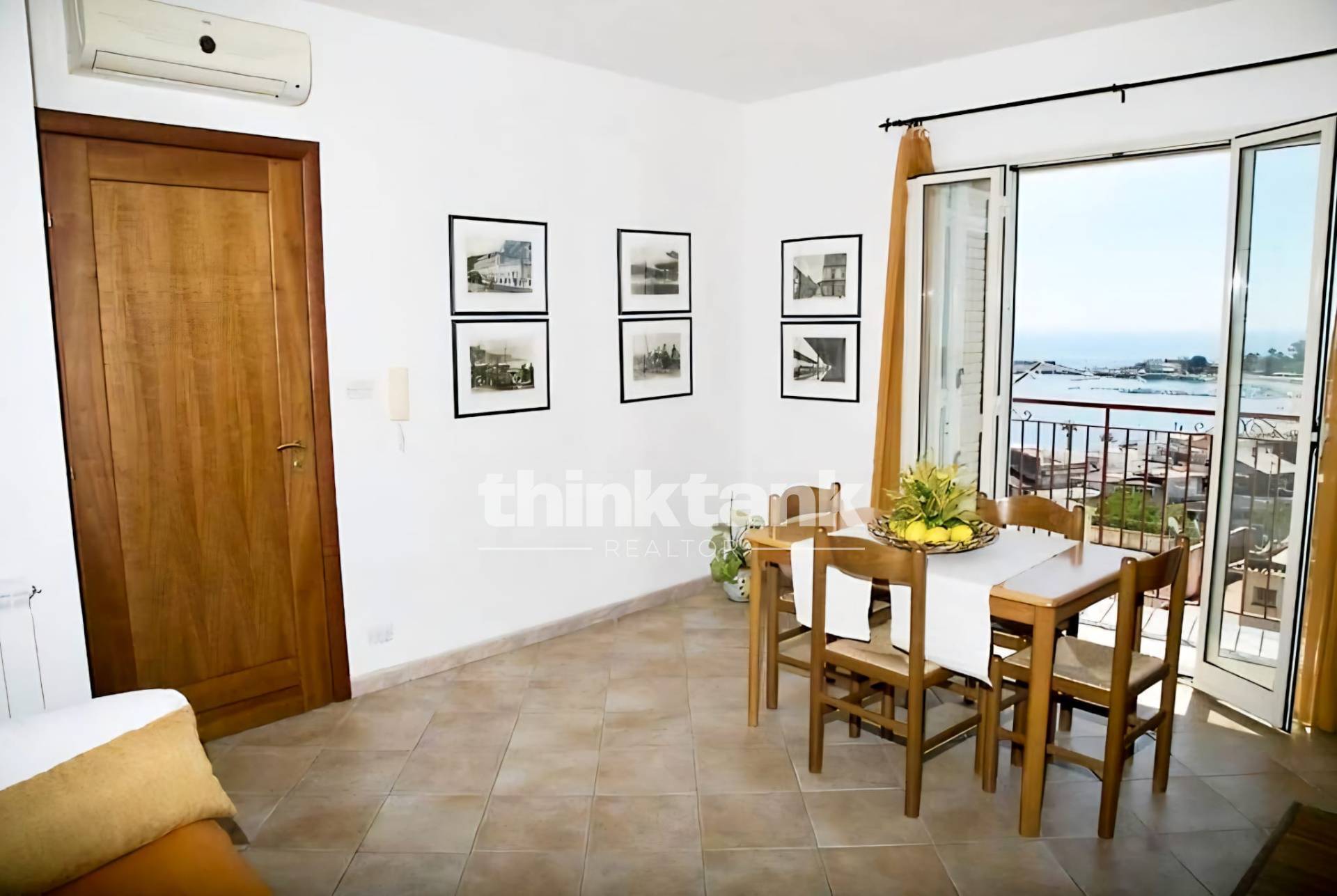 Casa singola in vendita a Giardini-Naxos, Giardini