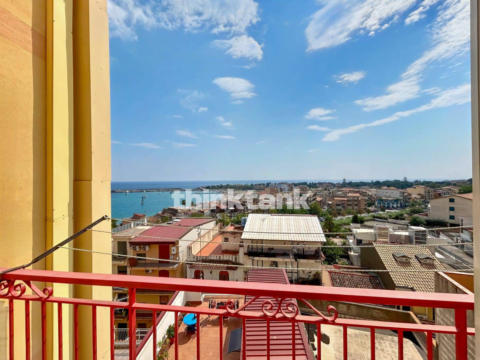Casa singola in vendita a Giardini-Naxos, Giardini