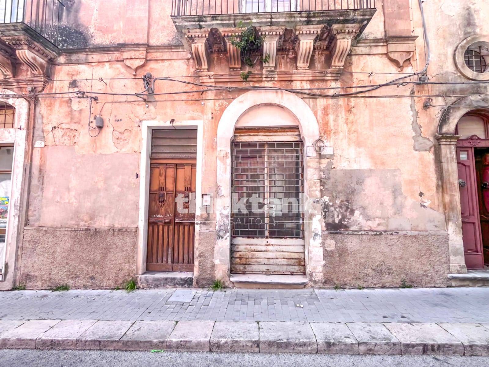 Casa singola in vendita a Ragusa, Centro