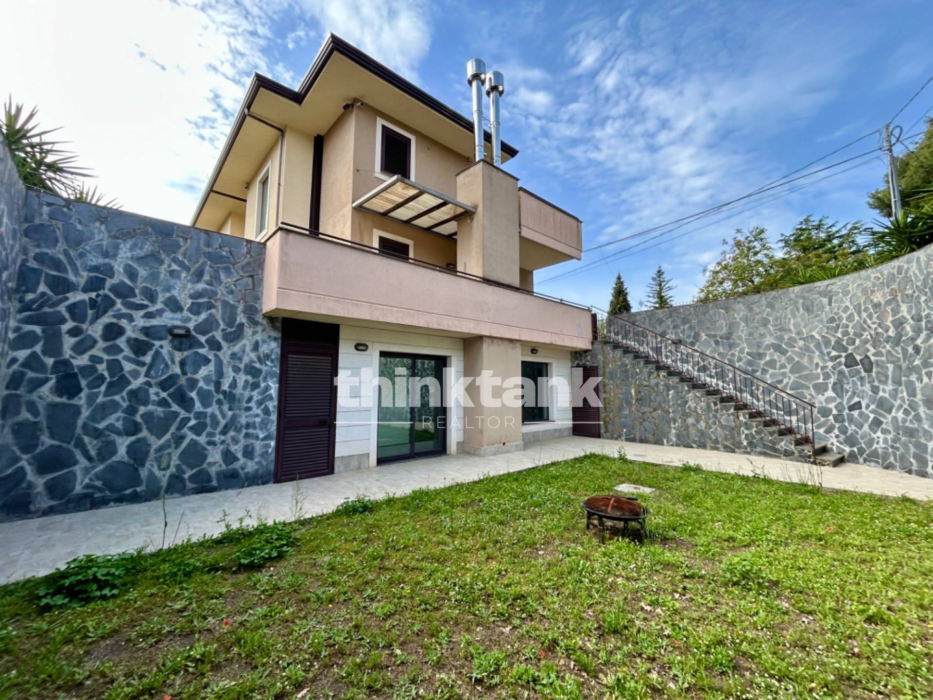 Villa bifamiliare in vendita a Pedara