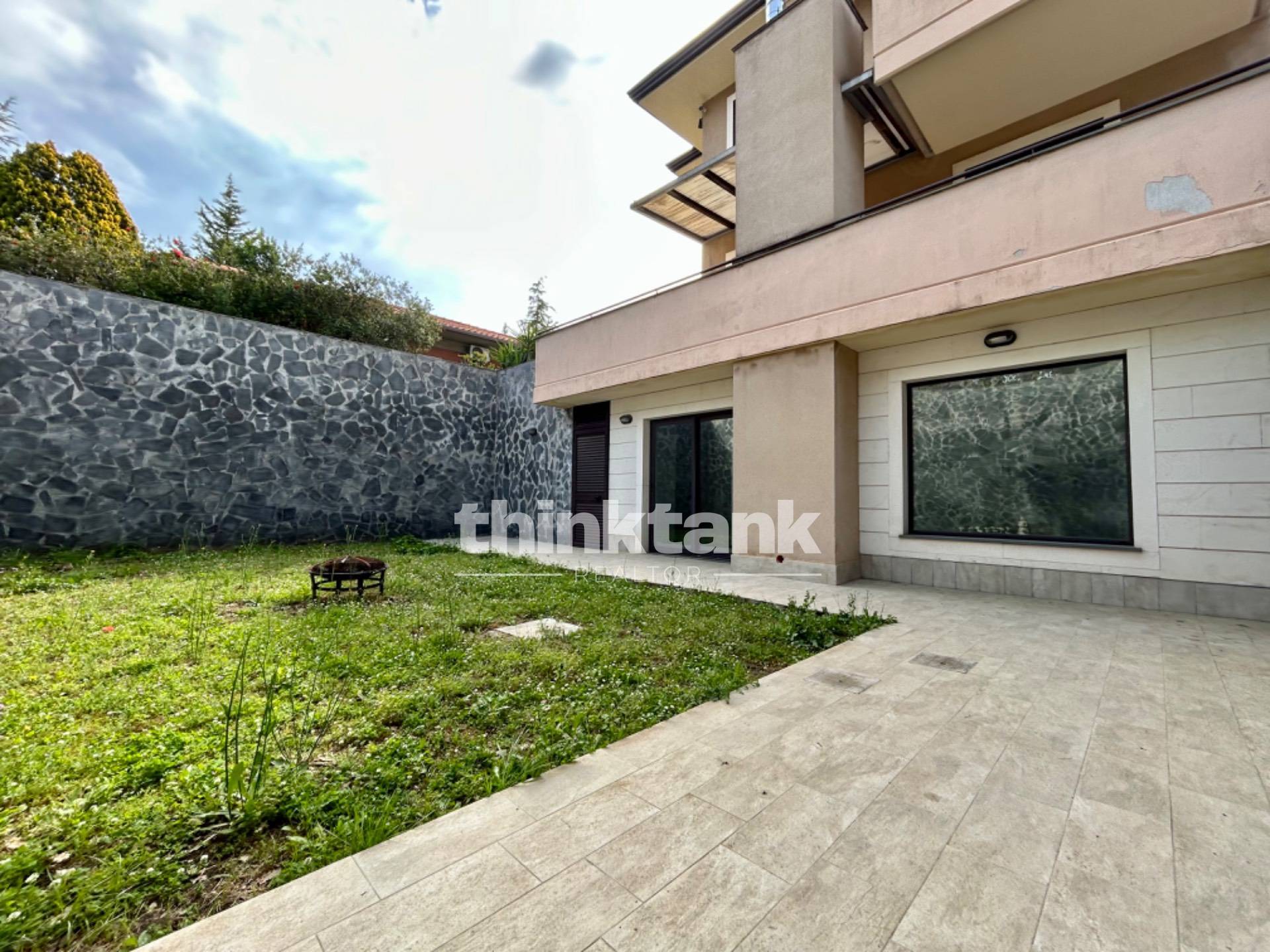 Villa bifamiliare in vendita a Pedara