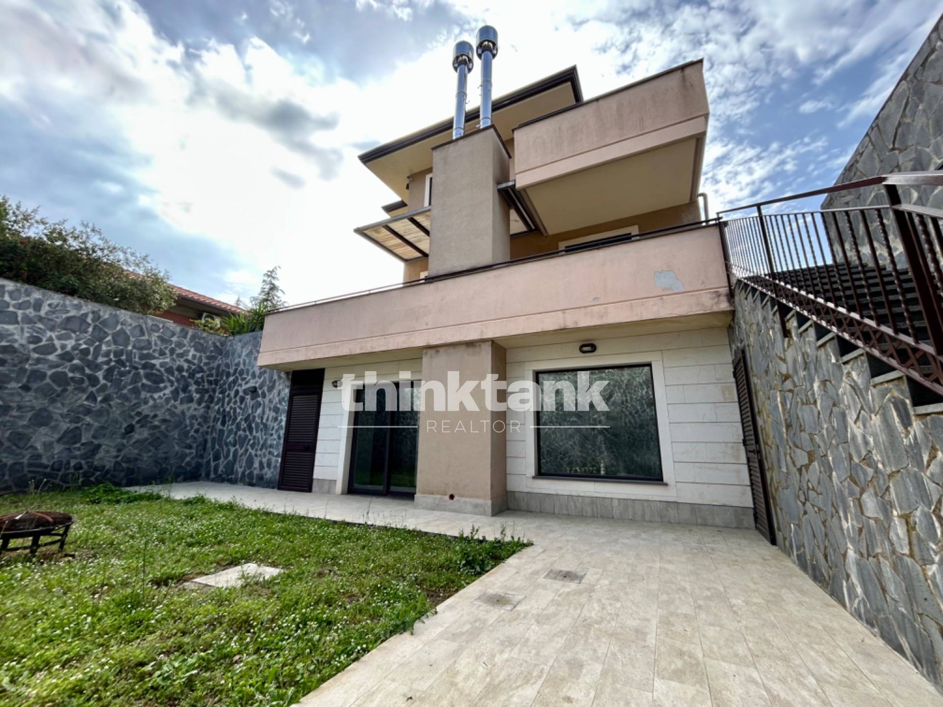 Villa bifamiliare in vendita a Pedara