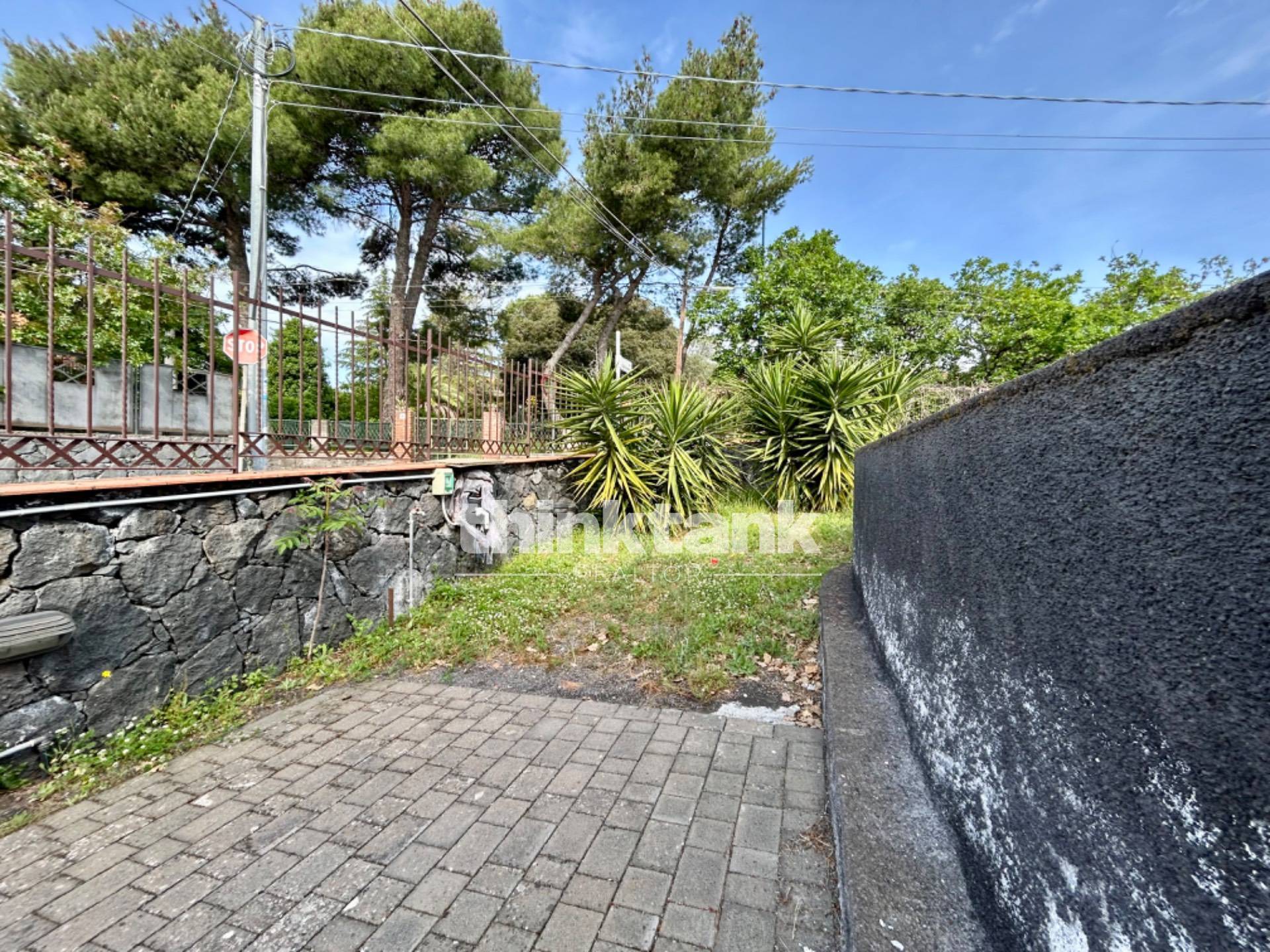 Villa bifamiliare in vendita a Pedara