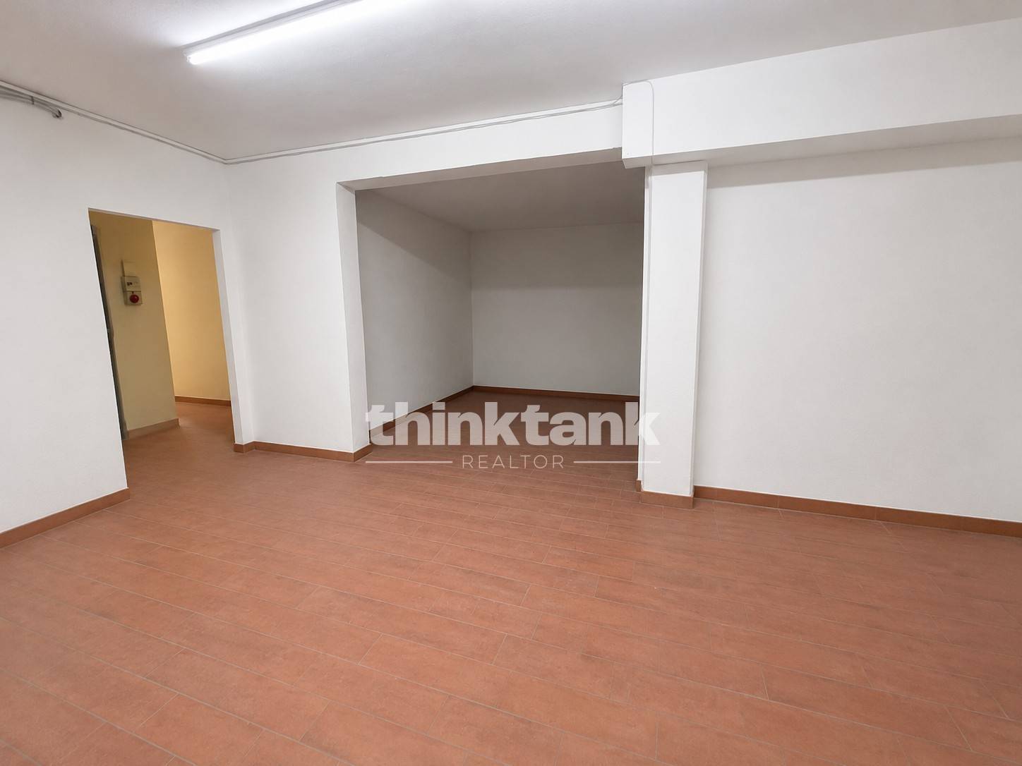 Magazzino in vendita a Sant'Agata li Battiati