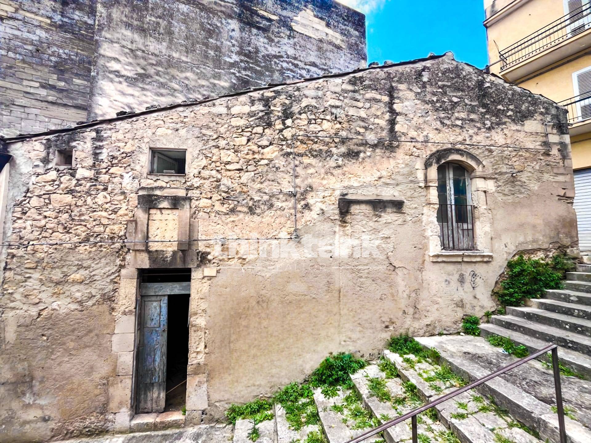 Appartamento indipendente in vendita a Ragusa, Centro
