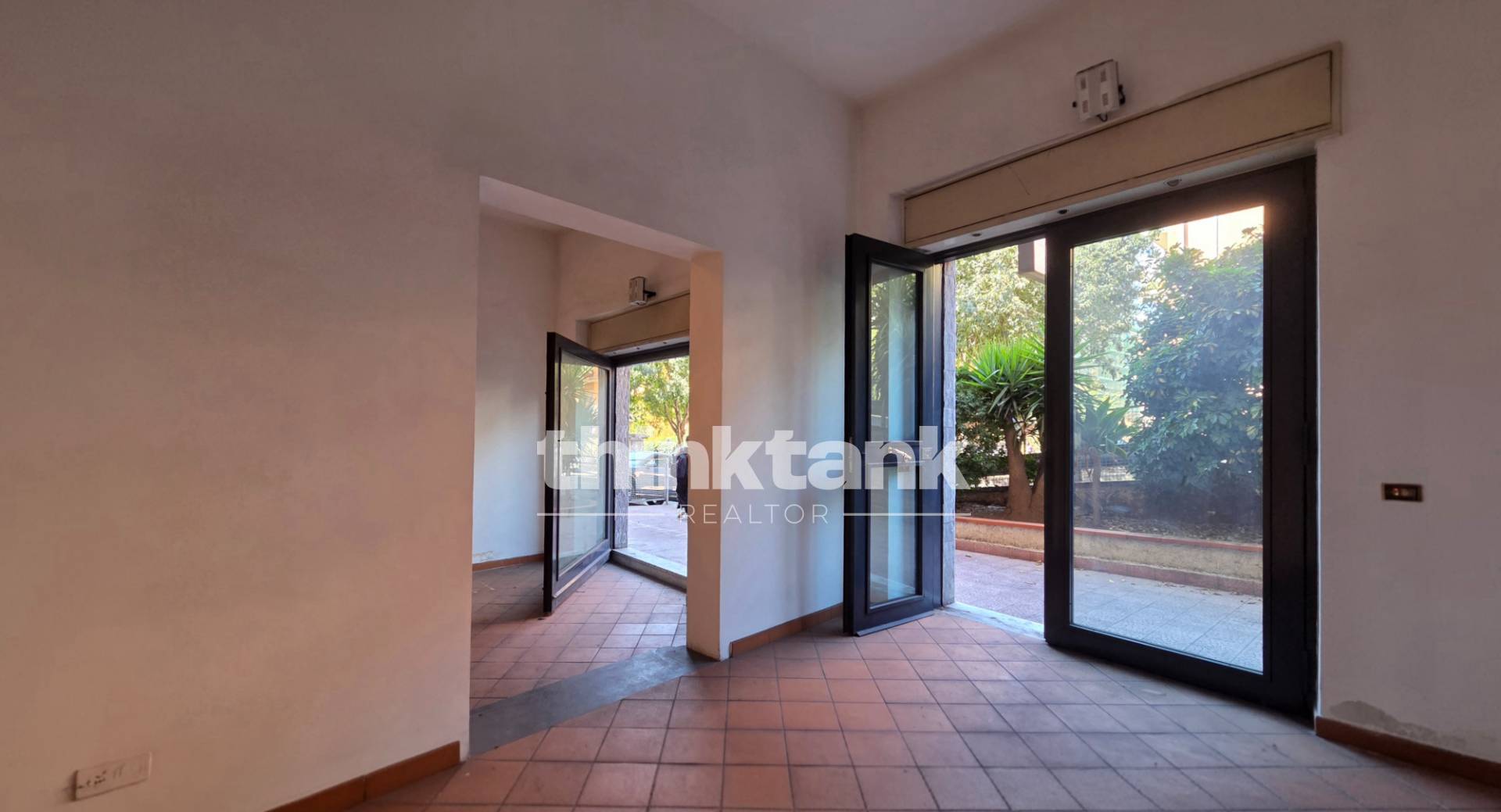 Locale commerciale in vendita a Catania, Borgo,Sanzio,Beccaria,Lanza,Cibali